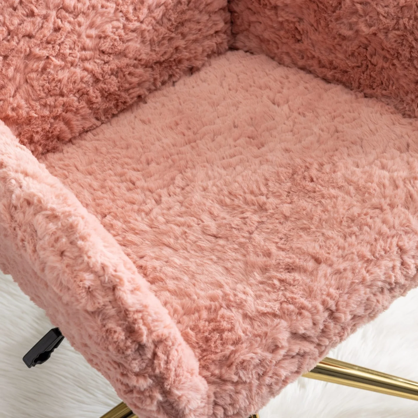 Furniture Office Chair,  Artificial Rabbit Hair Makeup Vanity Chair Chair, 360 Comfy Swivel Armchair with Wheels, Modern Height Adjustable Cute Vanity Chair for Living Room Small Spaces Pink