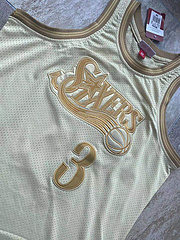 Allen Iverson Philadelphia 76ers 3 White MN