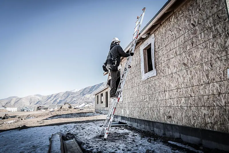 17-Foot Aluminum Multi-Position Ladder – 300-Lb Capacity. 1A Duty Rating with Ratchet Leveling & Mobility Wheels