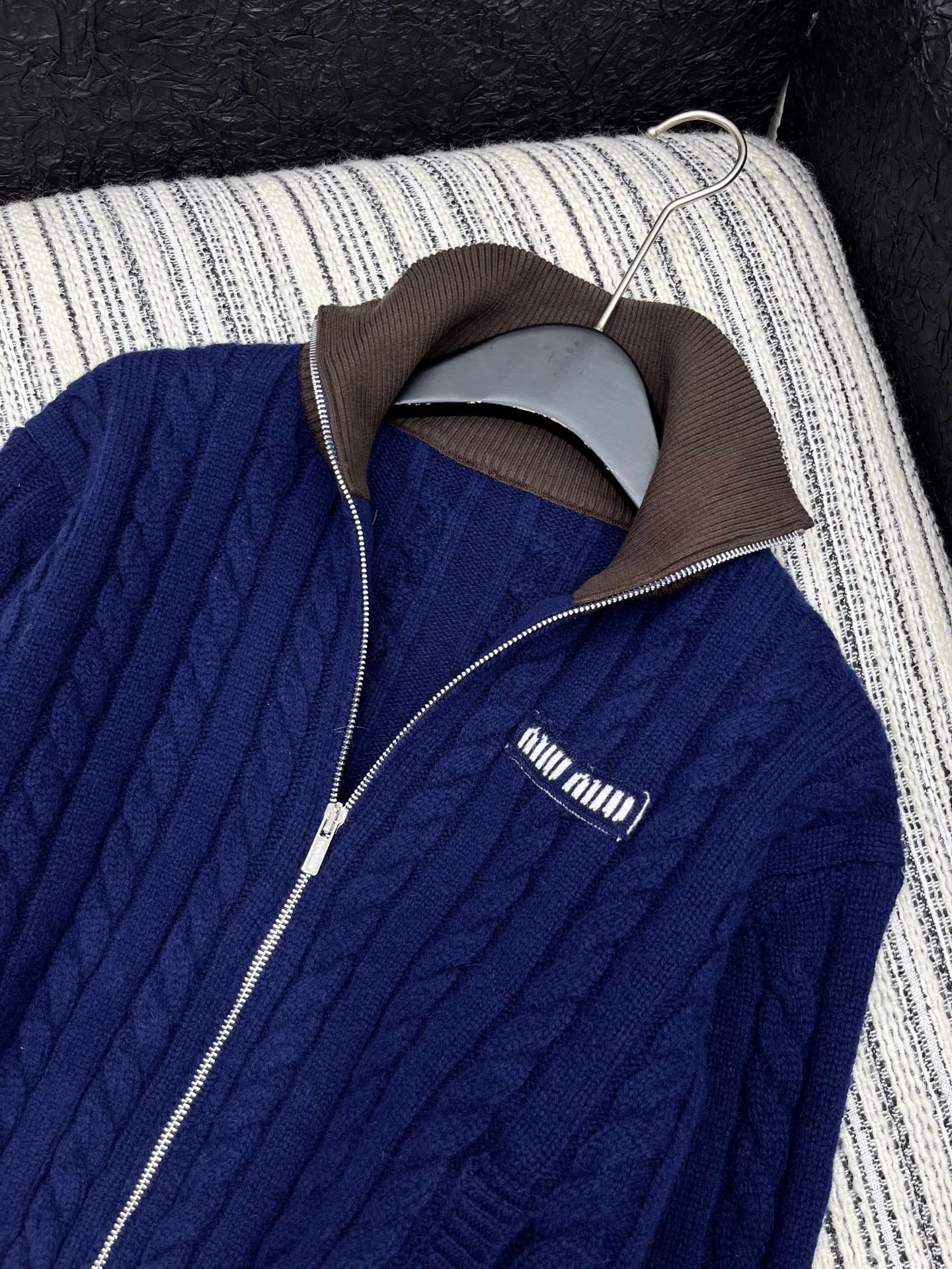 25 autumn and winter new contrast color wool 🦙 cable knit sweater jacket