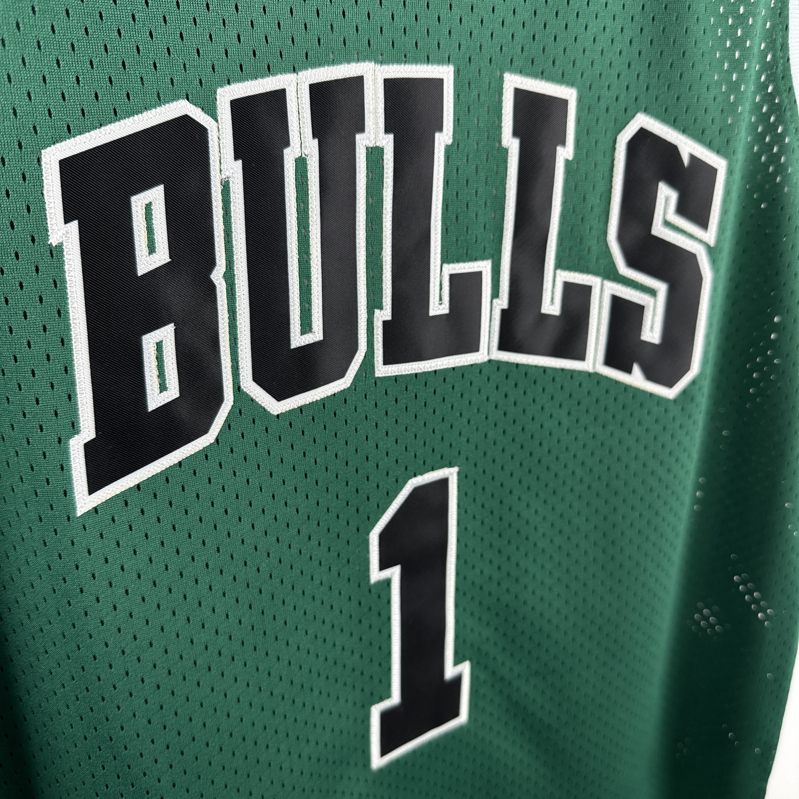 Embroidered MN Retro Jersey Bulls 08/09 Season Green No. 1 Rose