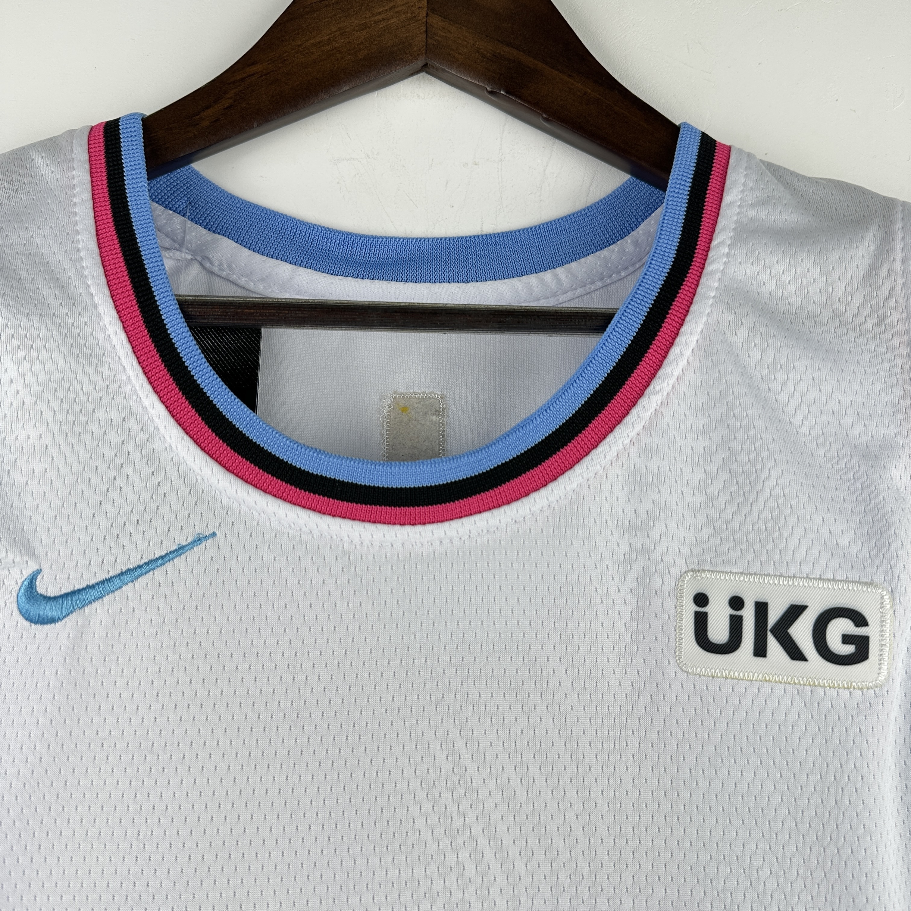 Embroidered Heat Crew Neck White No. 22 Butler