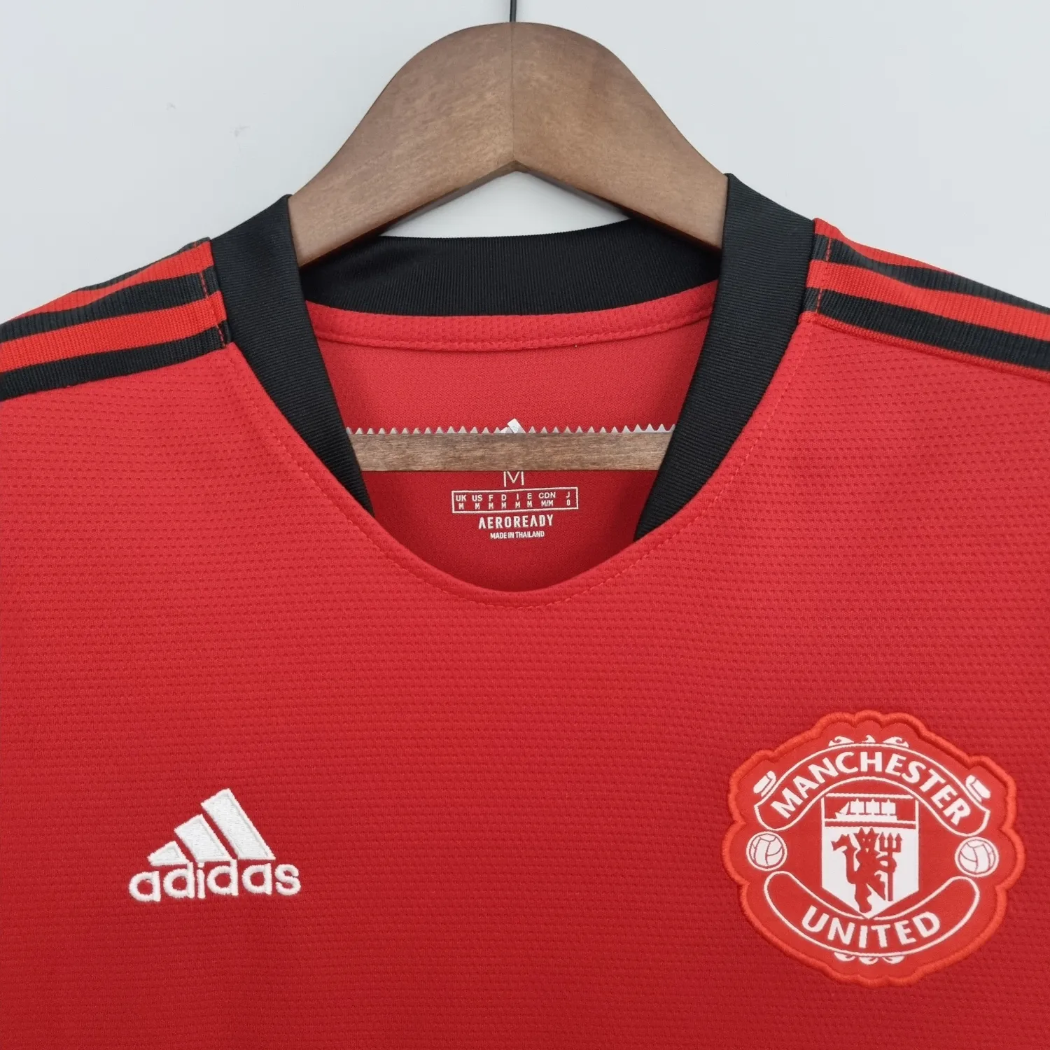 2022/2023 Manchester United training red jersey - Fans Edition