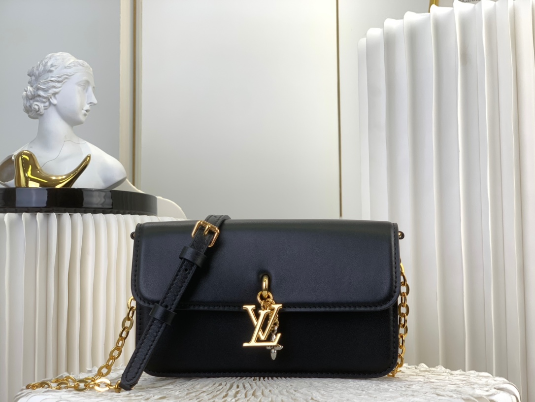 [10A SALE]LV Wallet On Chain Bloom Bag