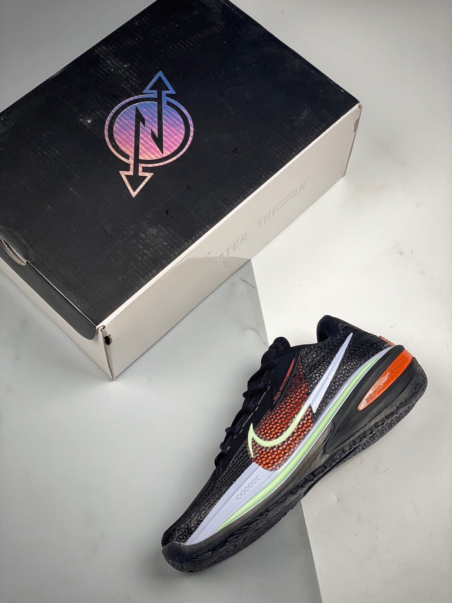 GT CUT Black Hyper Crimson