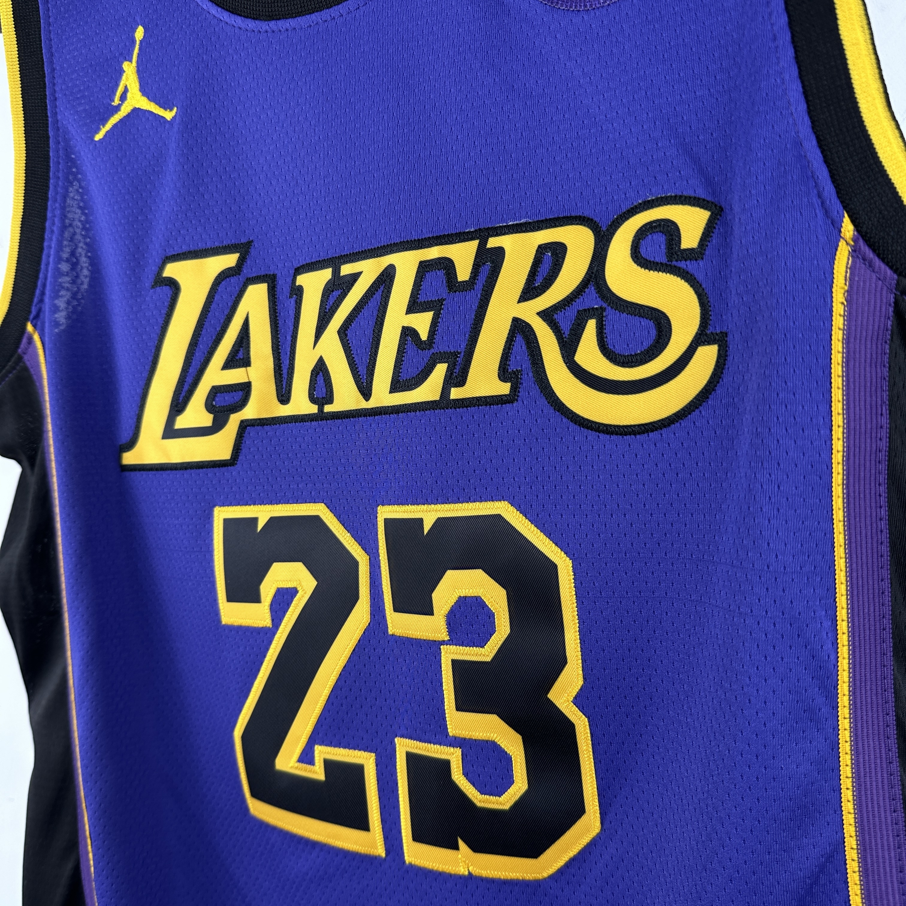 Embroidered 23rd season Lakers flying man style No. 23 James