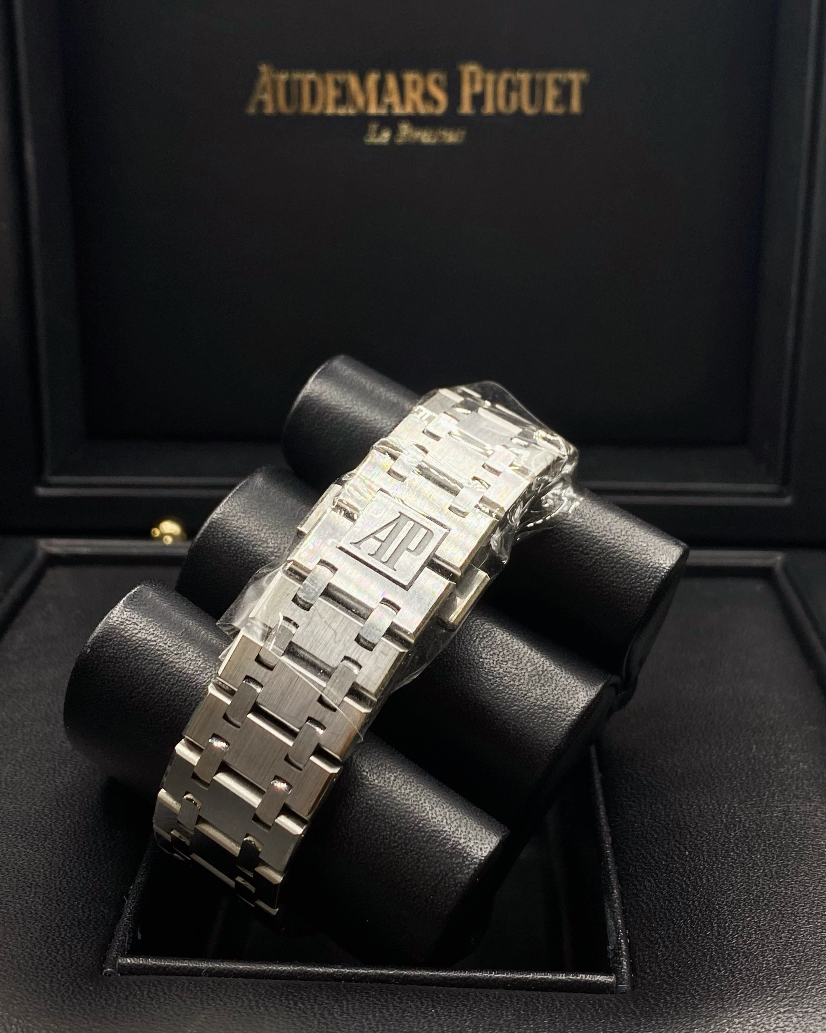 【Super Clone】Audemars Piguet Royal Oak Selfwinding Blue dial, 37mm, Stainless steel, 15450ST.OO.1256ST.03