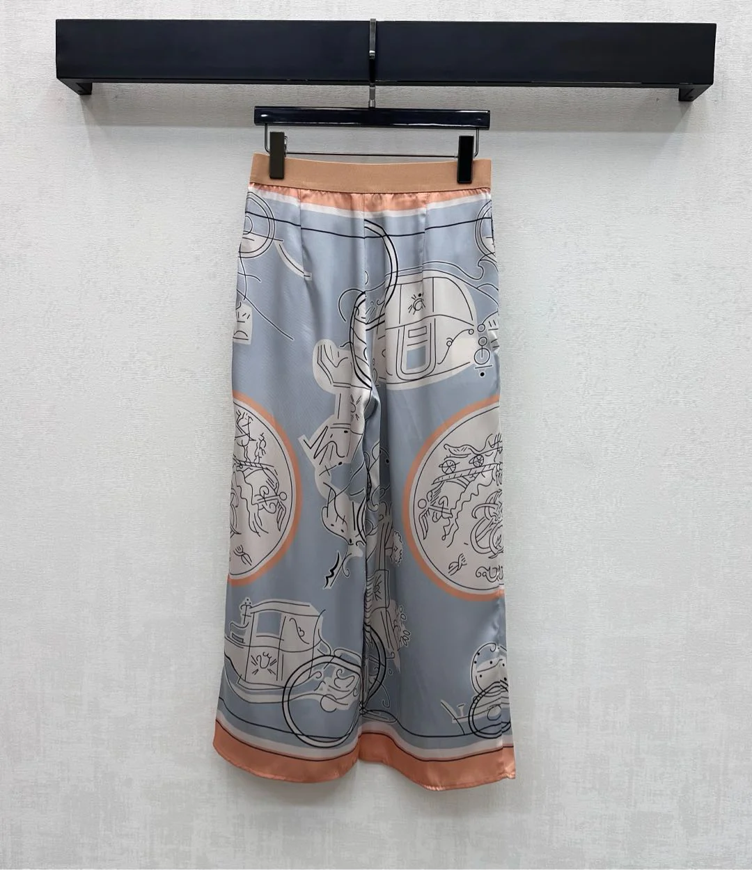 26NEW Silk Printed Cropped Pants