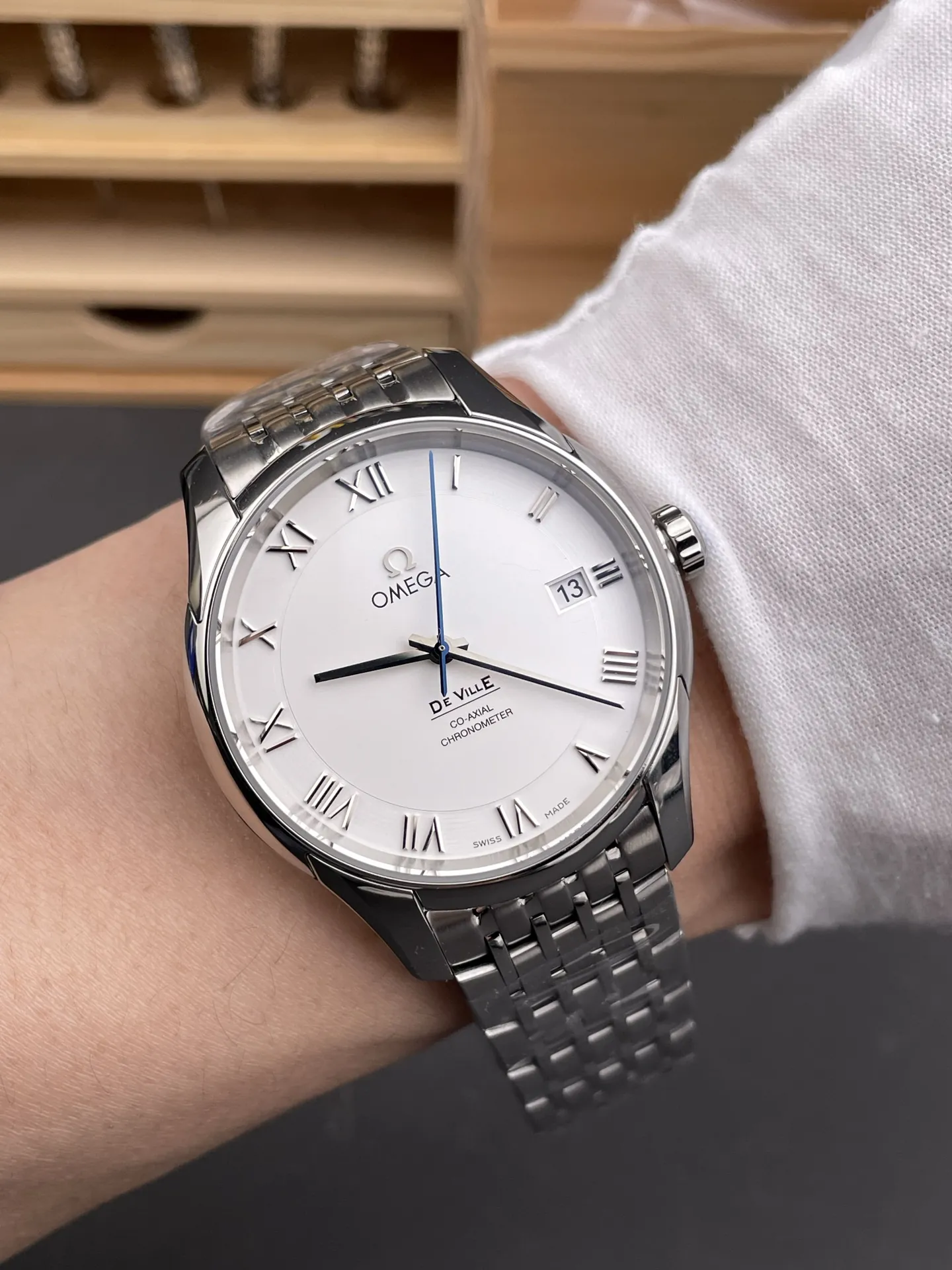 Omega Classic White 41mm