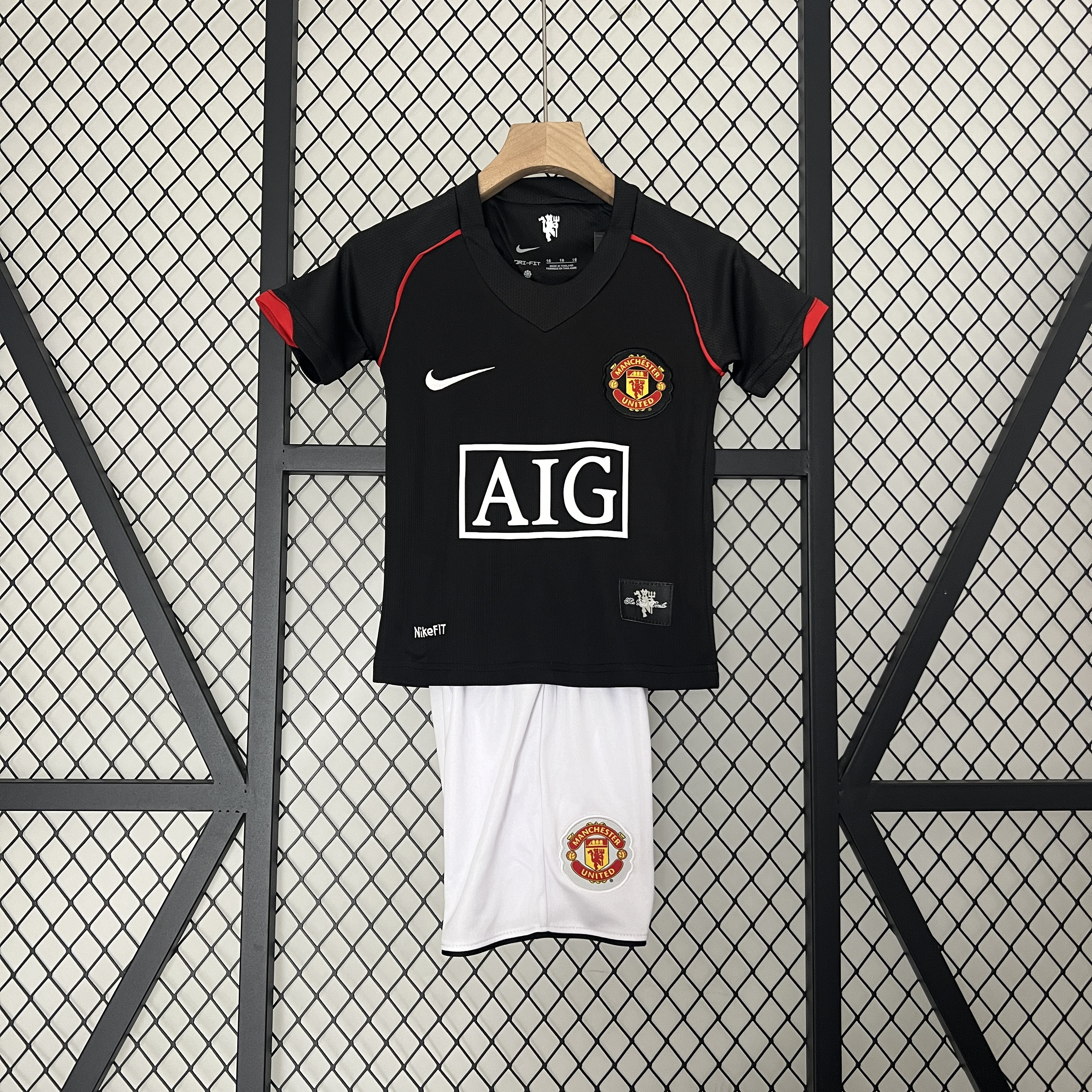 Retro Manchester United 2007-08 Away Stadium Kids Kit