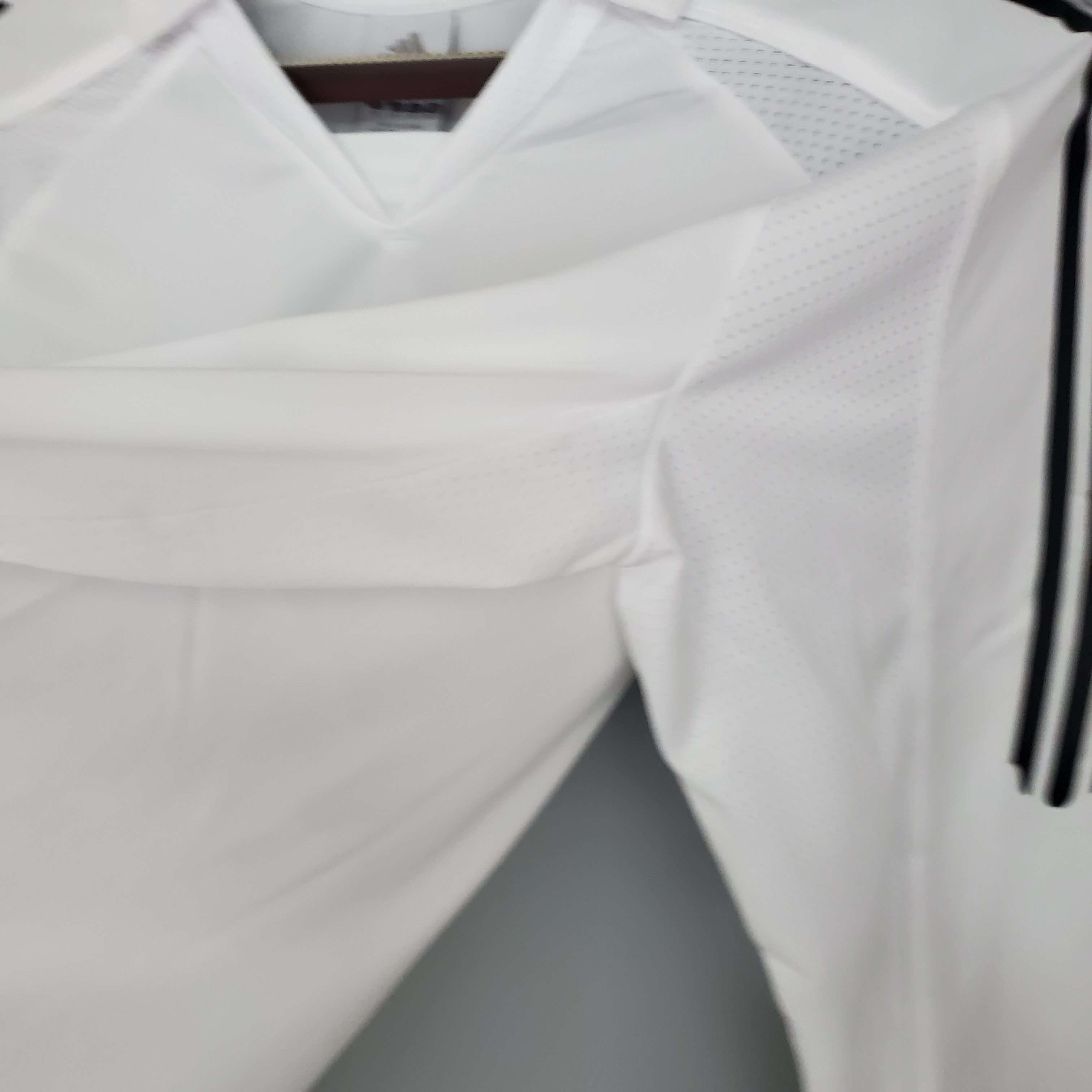 2005/2006 Retro Real Madrid home long sleeves