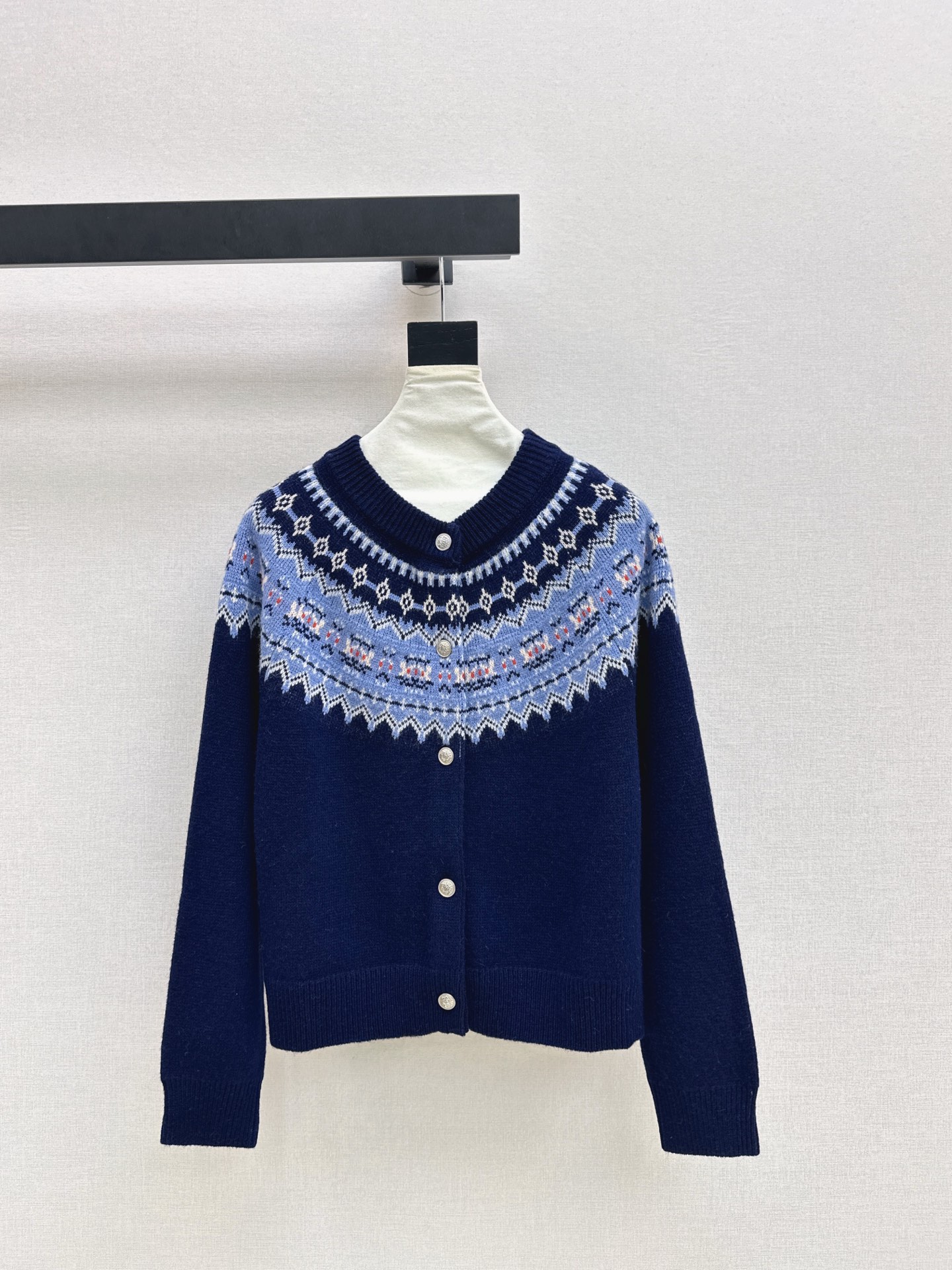 Early spring's latest style: retro Fair Isle pattern wool cardigan