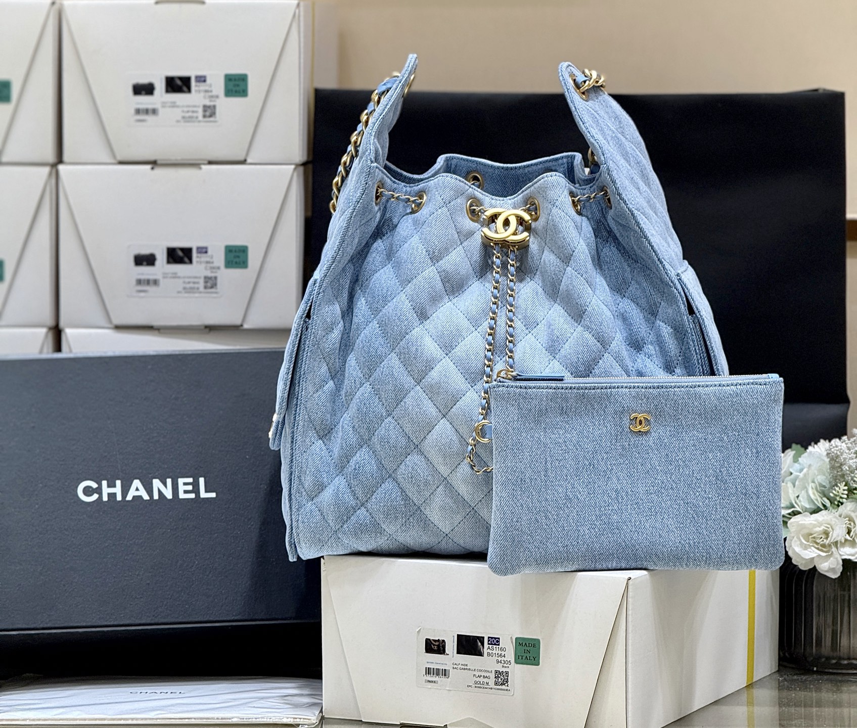 [15A] Chanel 25 Hobo Denim Bag