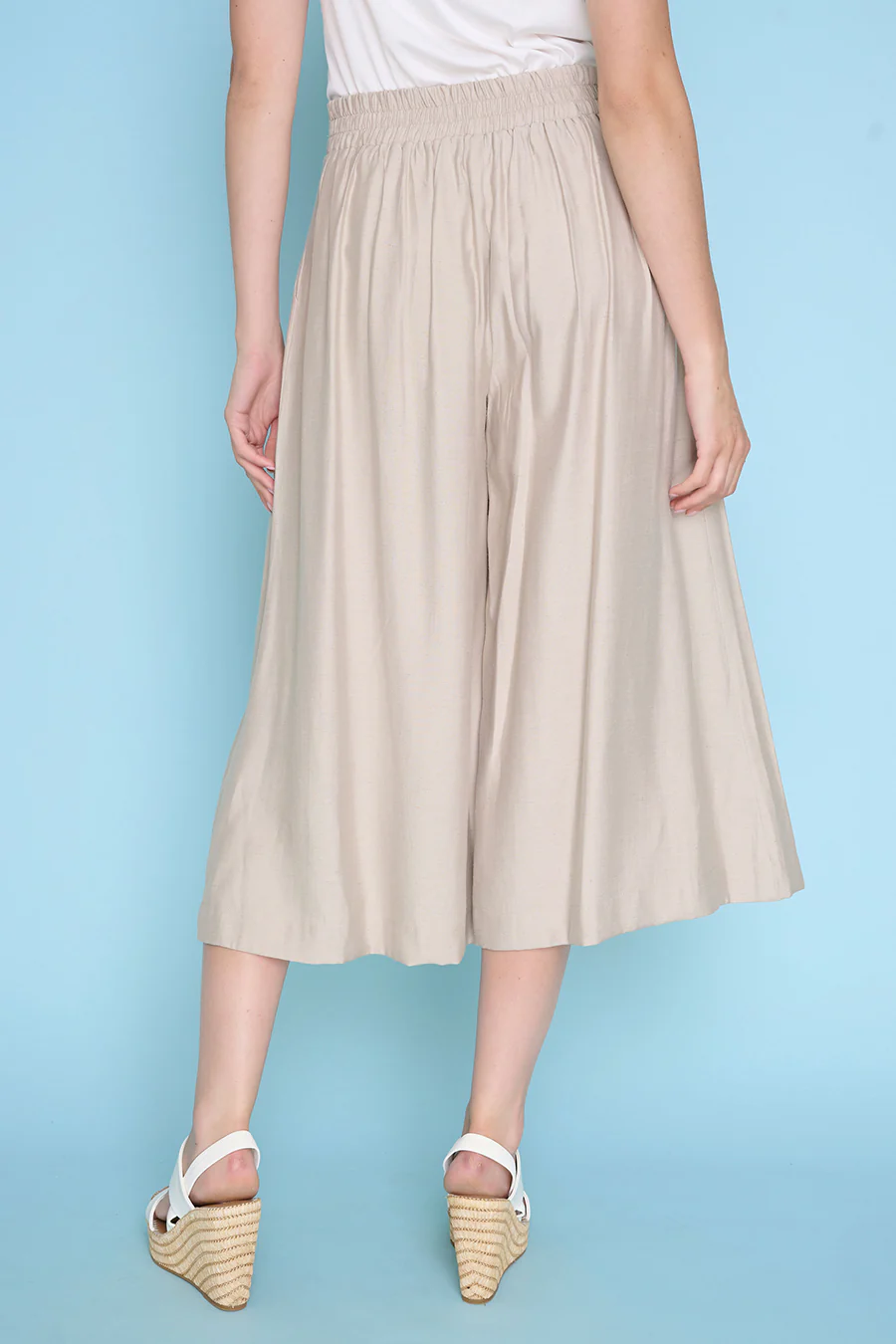 Pleated Wide-Leg Cropped Pants
