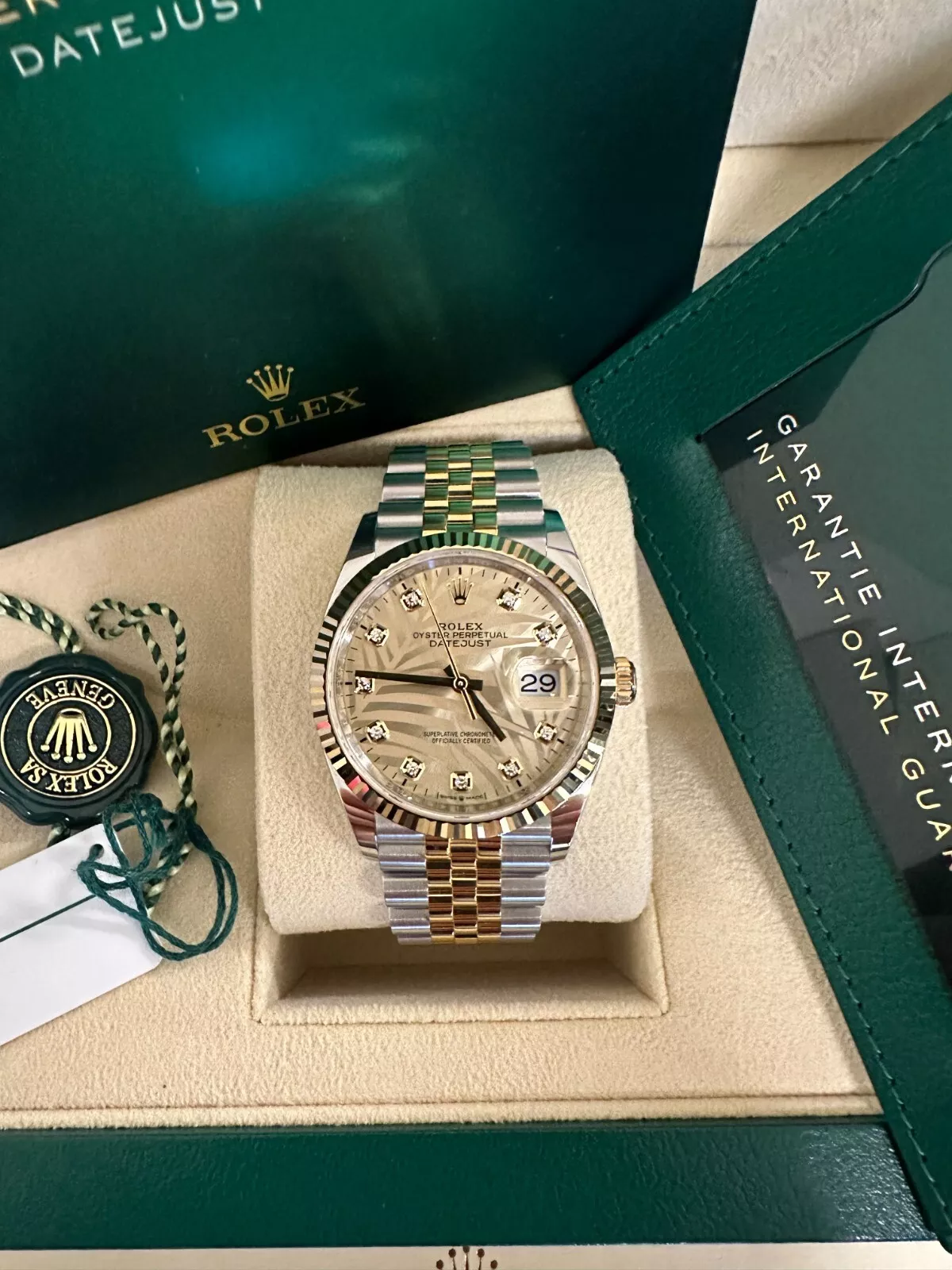 【Super Clone】RLX  Datejust 36mm 126233 Champagne Palm Motif Diamond Dial and Jubilee Bracelet Watch