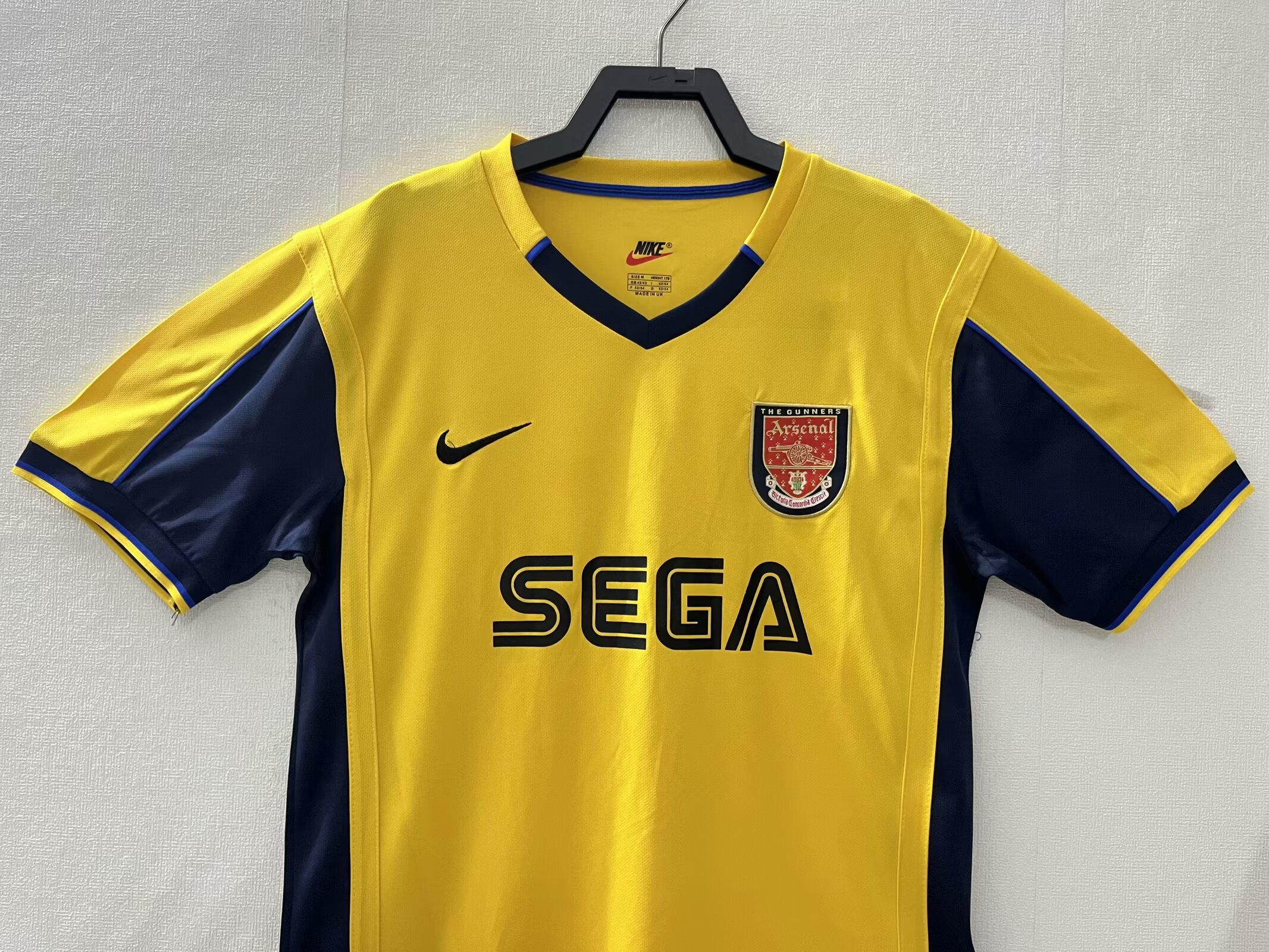 2000 Arsenal away jersey
