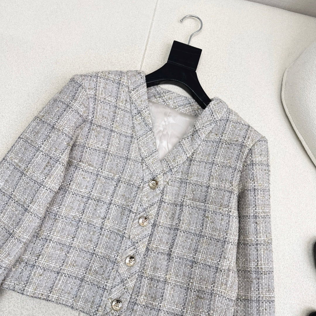 The latest V-neck woven jacket for autumn and winter