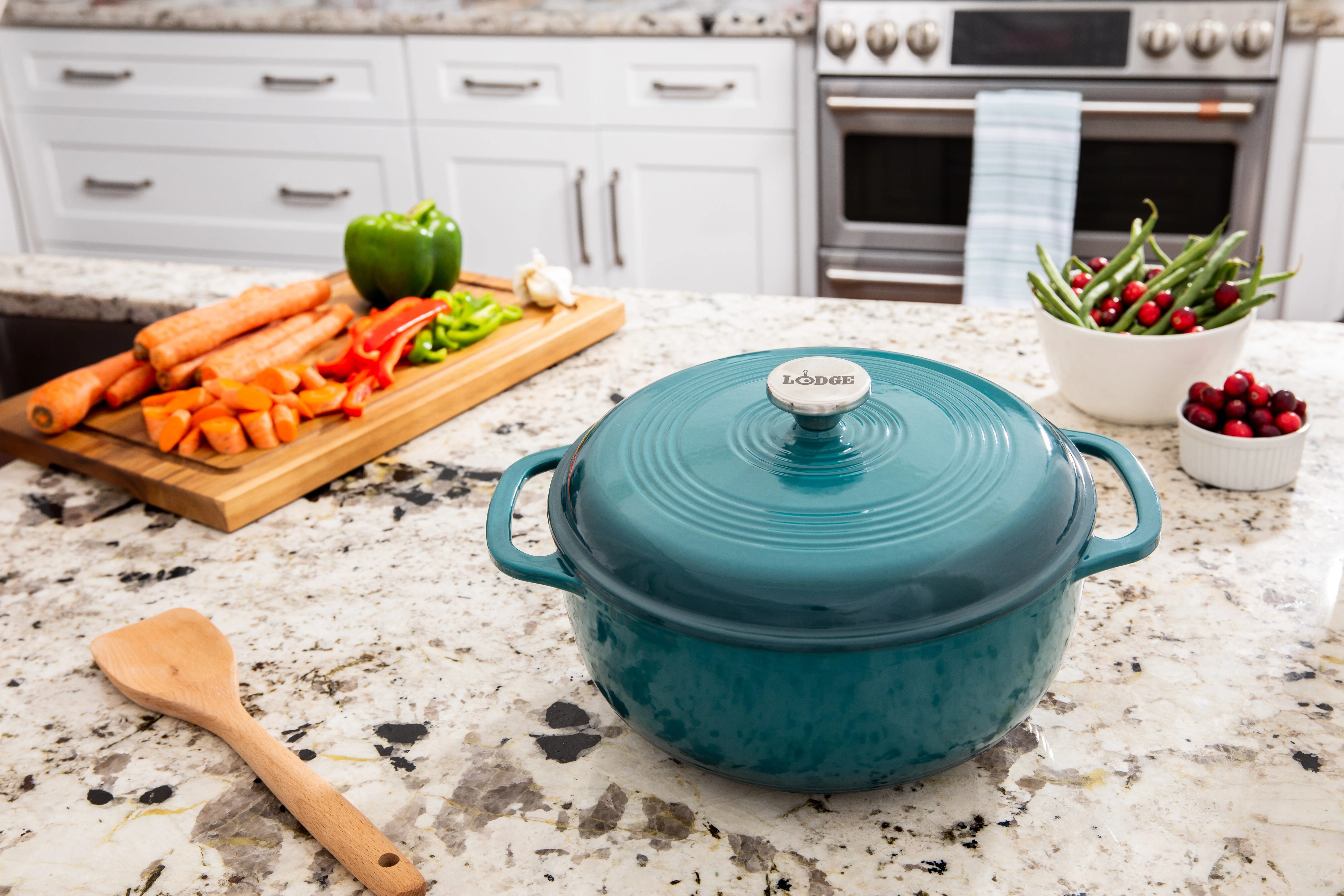 Lodge Enameled Cast Iron 6 Quart Blue Dutch Oven & Cover