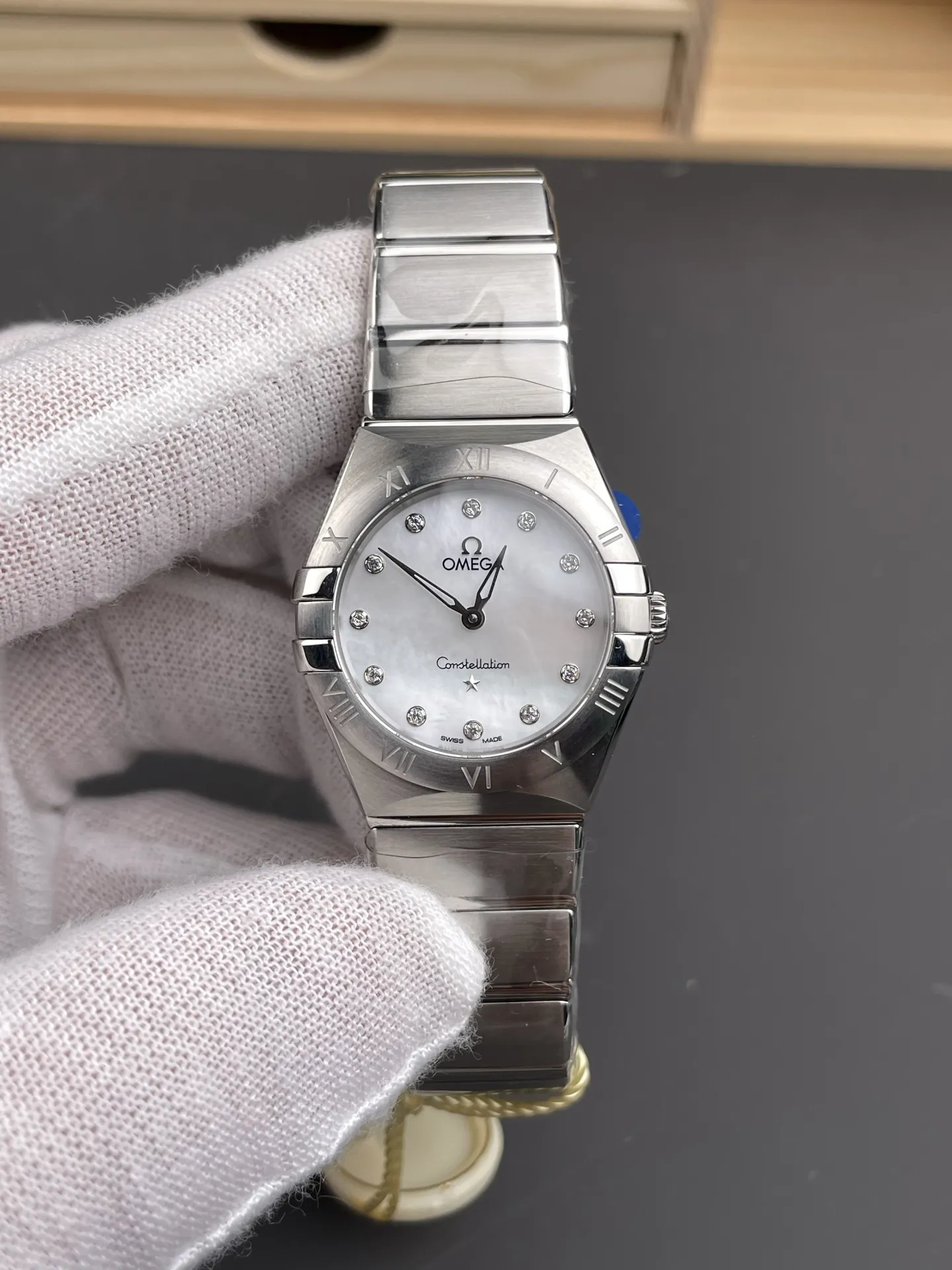 Omega Constellation Mother-of-Pearl Ladies 28mm
