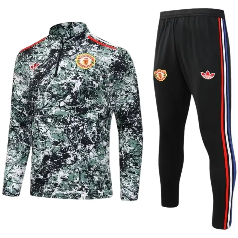 2024/25 Manchester United Half Zip Training Kit..
