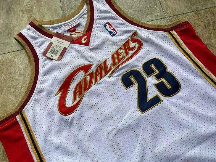 LeBron James Cleveland Cavaliers throwback Jersey