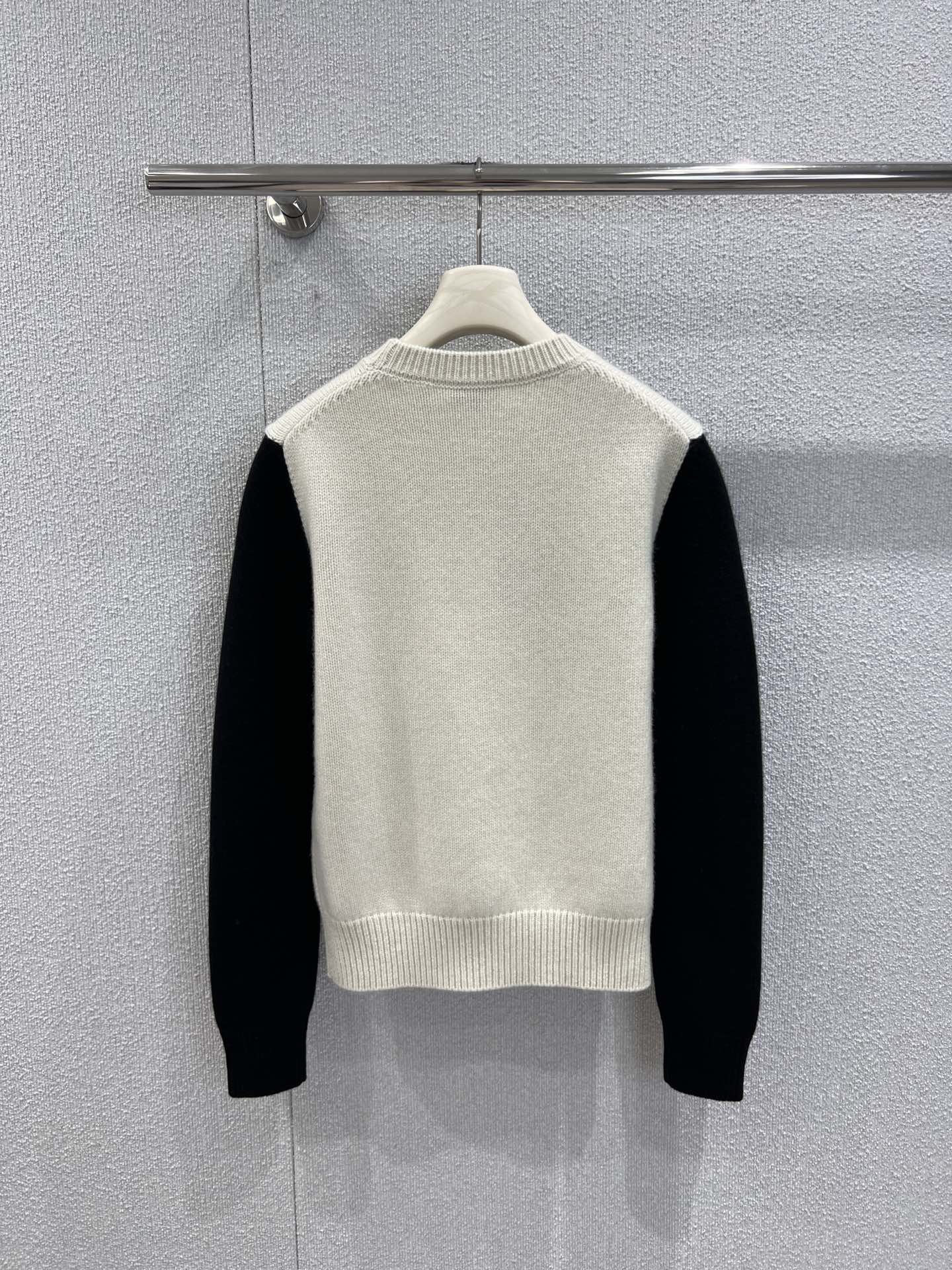 Ski season collection bow knit sweater