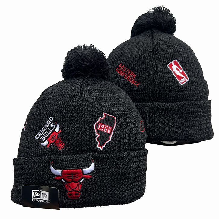 New Era Chicago Bulls Cuffed Knit Hat with Pom