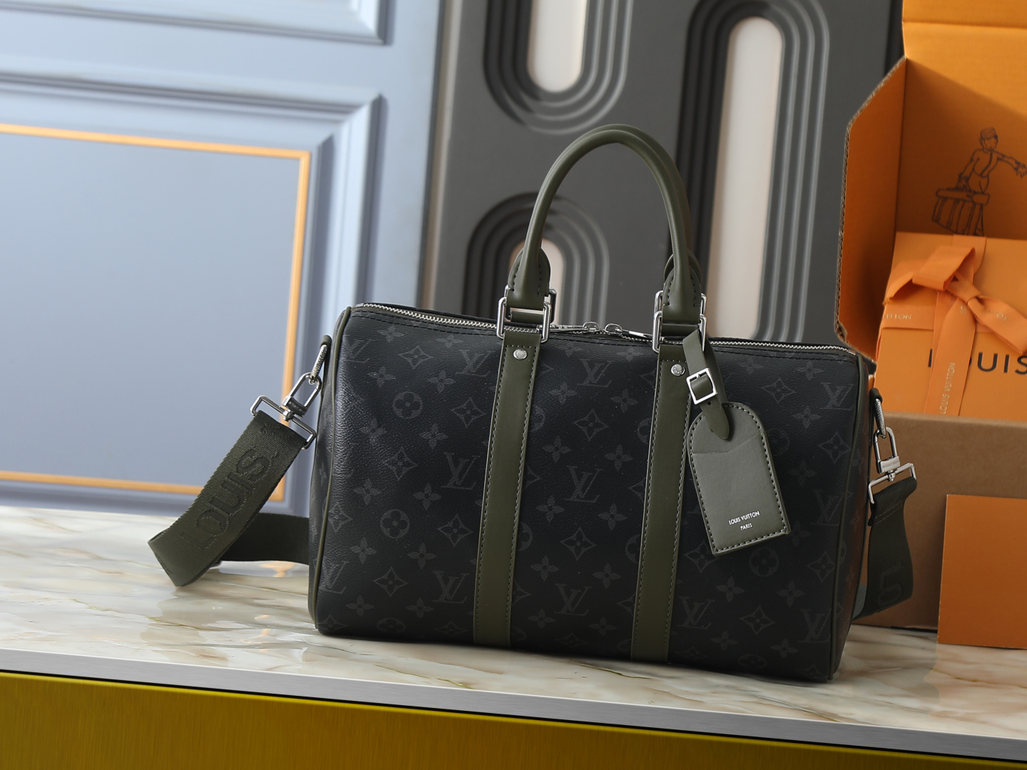 LV Keepall Bandoulière Bag