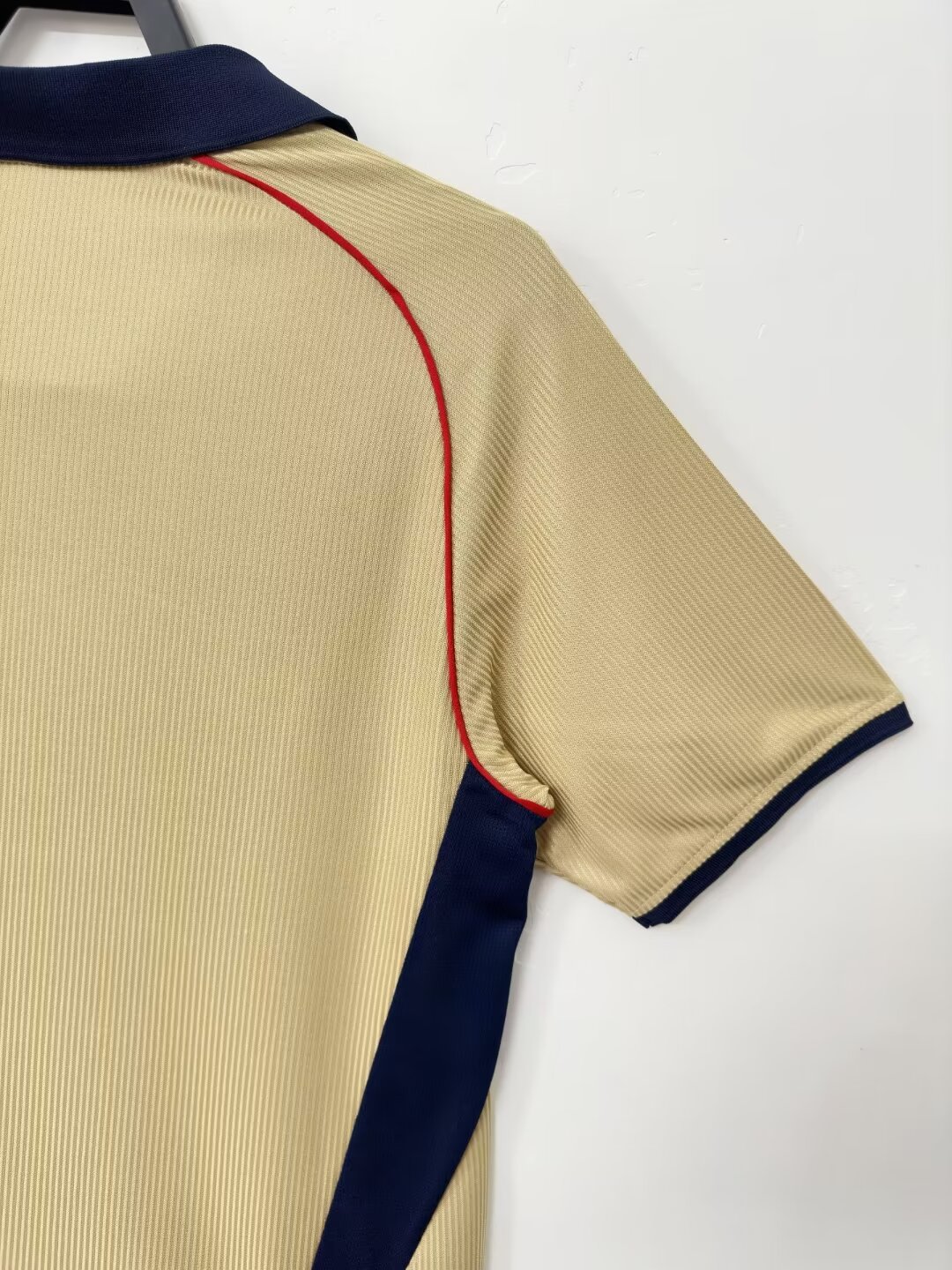 2001/02 Arsenal Away Retro Jersey - Fans Edition