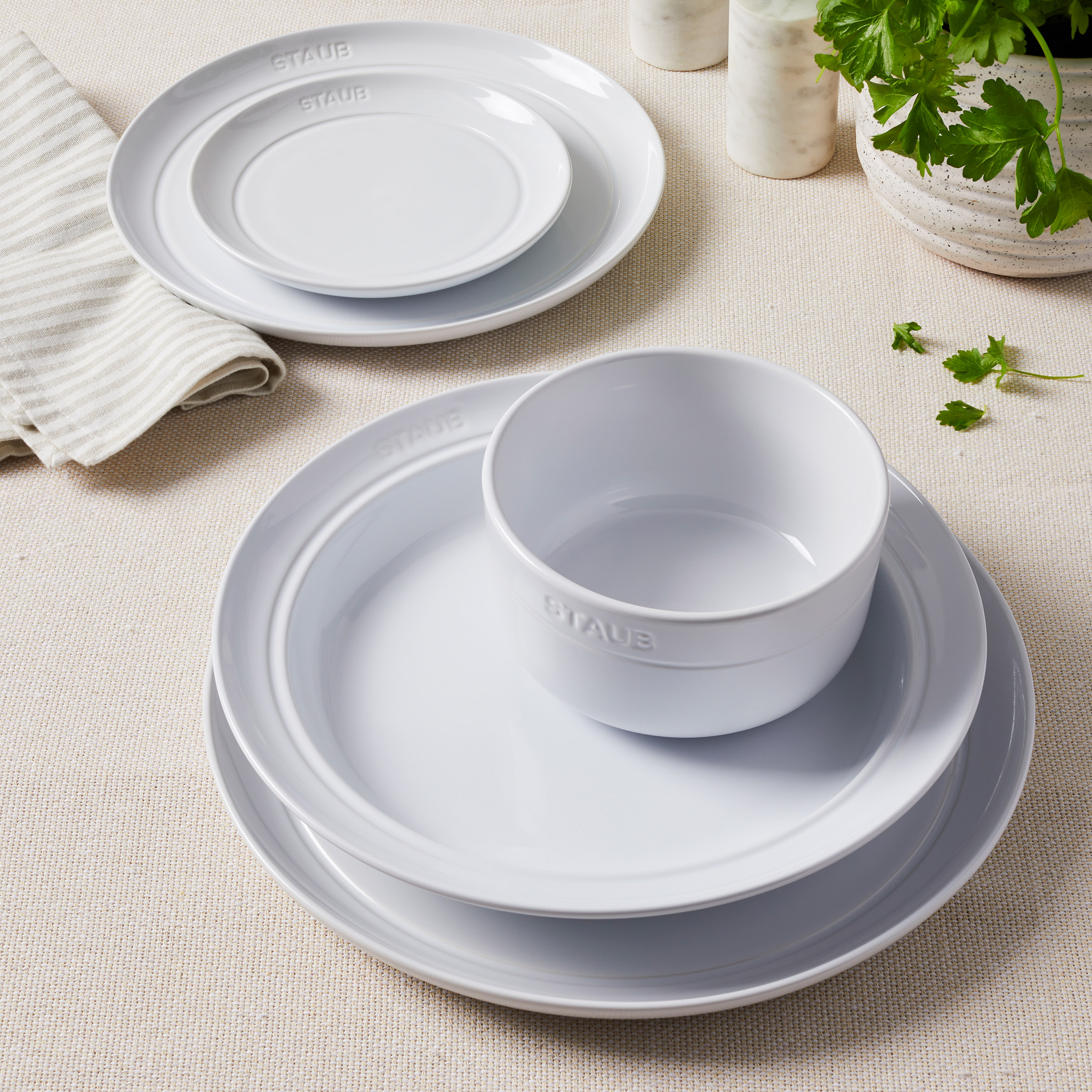 Staub Dinnerware 20-piece Set, Service for 4