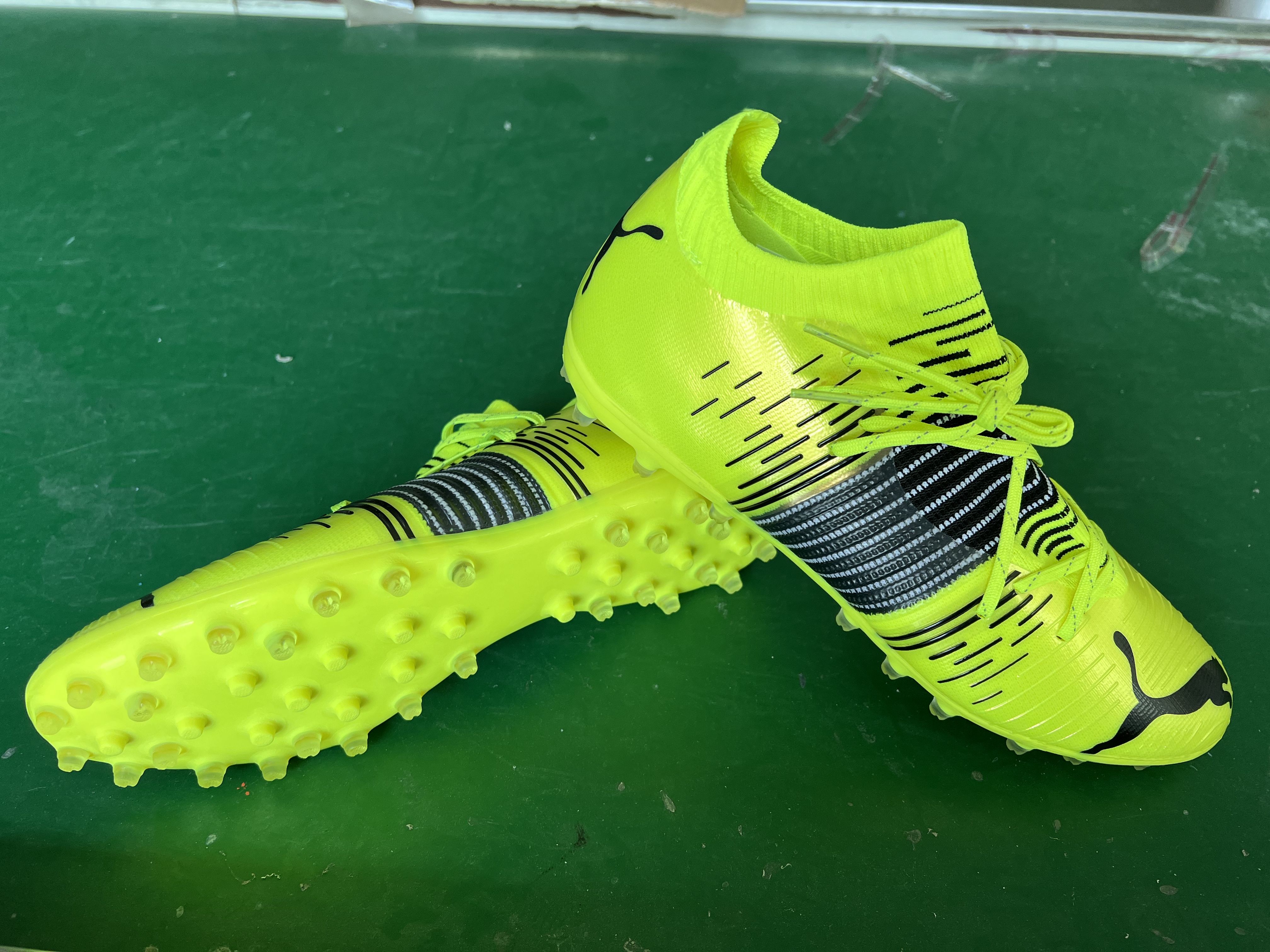 UTURE Z 1.2 MG short-spiked high-end grass football shoes for men