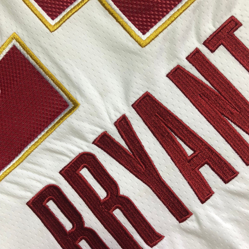 Los Angeles Lakers Bryant White 24 MN