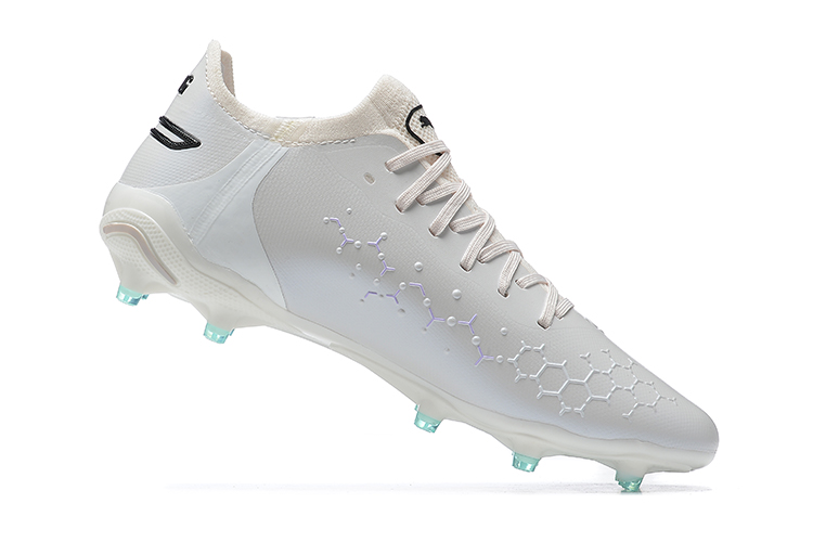 King Ultimate Icon MG Football Shoes