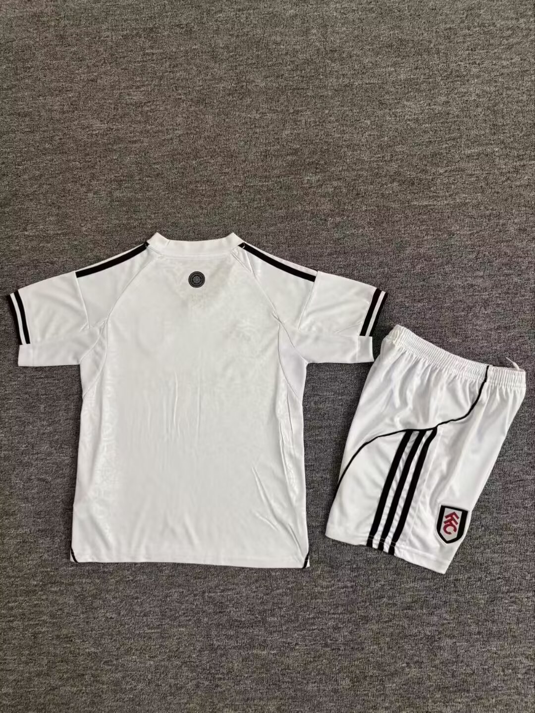 2025-26 Fulham Home Children's Jersey Set - Fans Edition