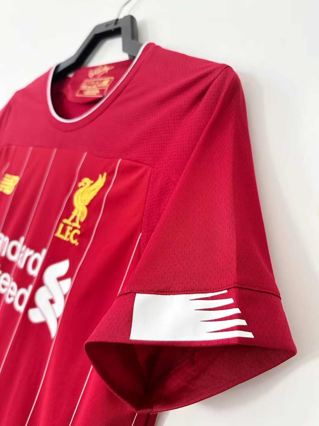 2019/20 Liverpool Home Shirt - Fans Edition