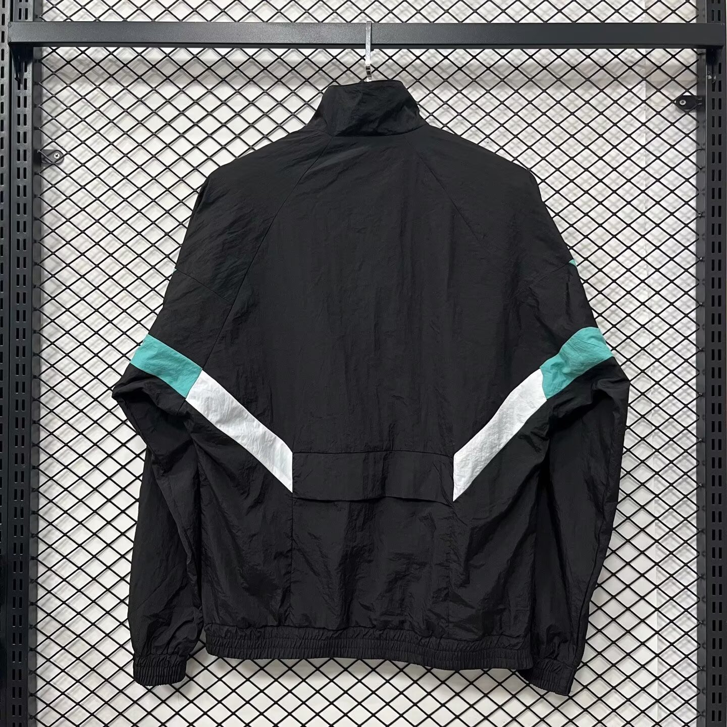 Newcastle retro windbreaker