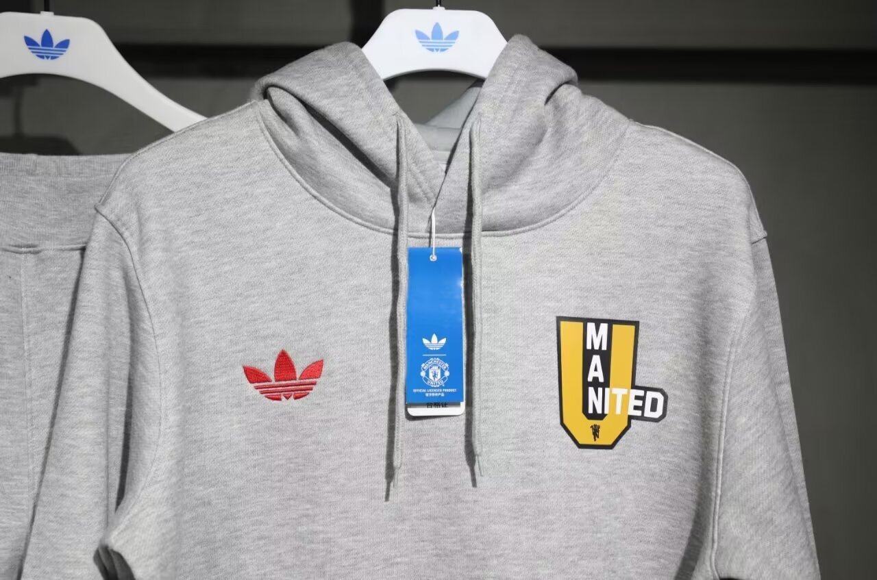 2025/26 VRCT Manchester United Hoodie Kit