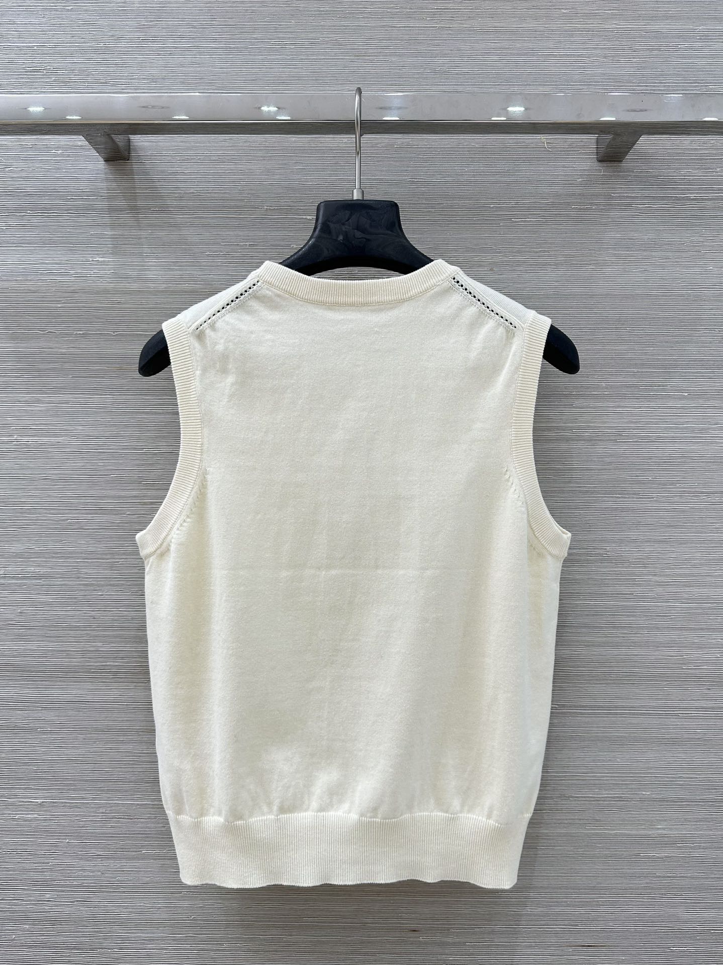 26NEW Stylish Slim-Fit Knitted Vest