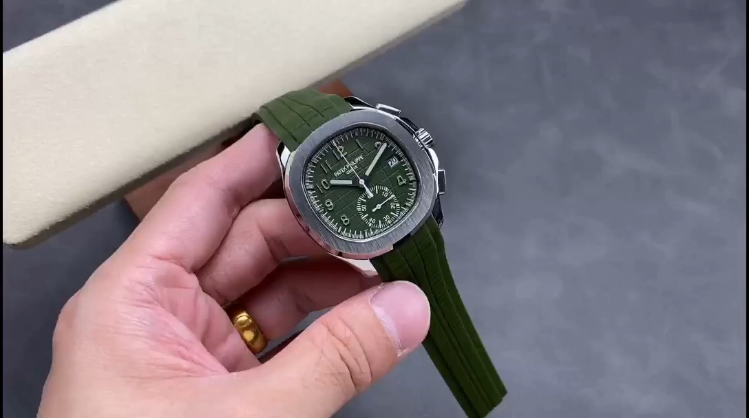 【Super Clone】Replica Patek Philippe Aquanaut 5968A 010 42mm Mens Watch