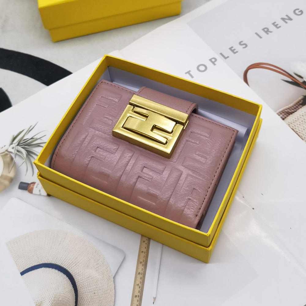 Fendi   leather Wallte