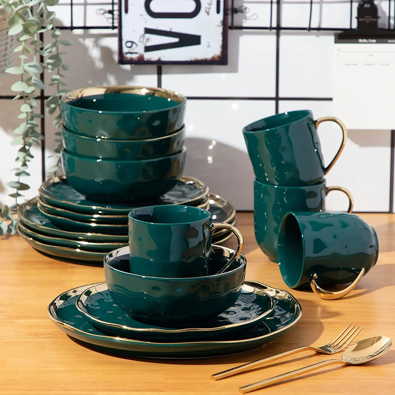 LOVECASA Dinnerware Sets, Stoneware Dinner Set for 8, 32-Piece Round Dark Green and Gold, Series Sweet