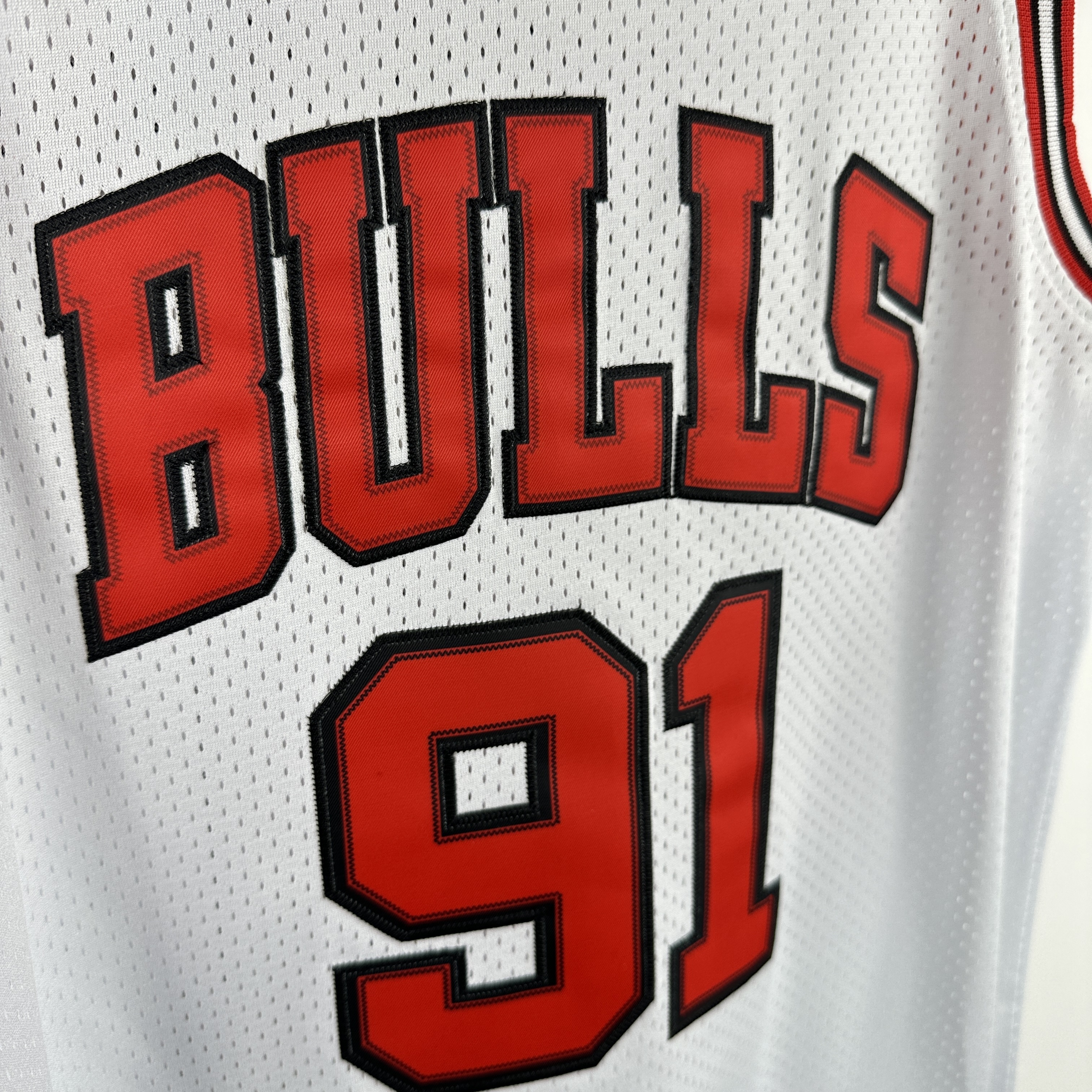 Embroidered MN retro jersey, Chicago Bulls 97/98 season, white, No. 91, Rodman