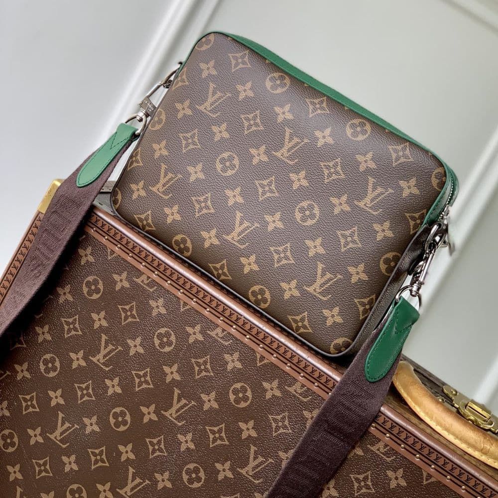 Louis Vuitton Trio Messenger Bag Green 9.8 Inches M12766