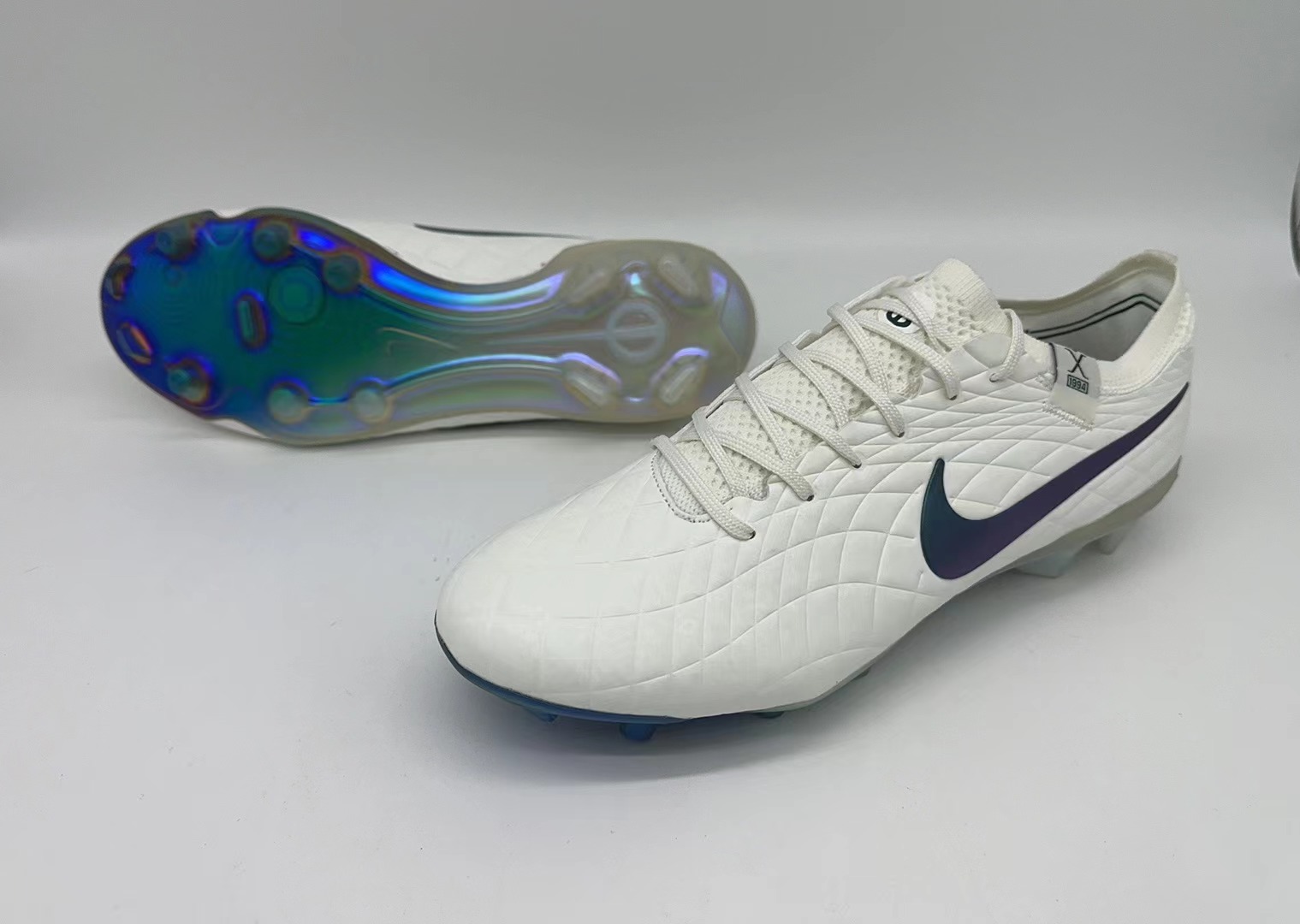 Tiempo Legend 10 Elite FG Football Shoes