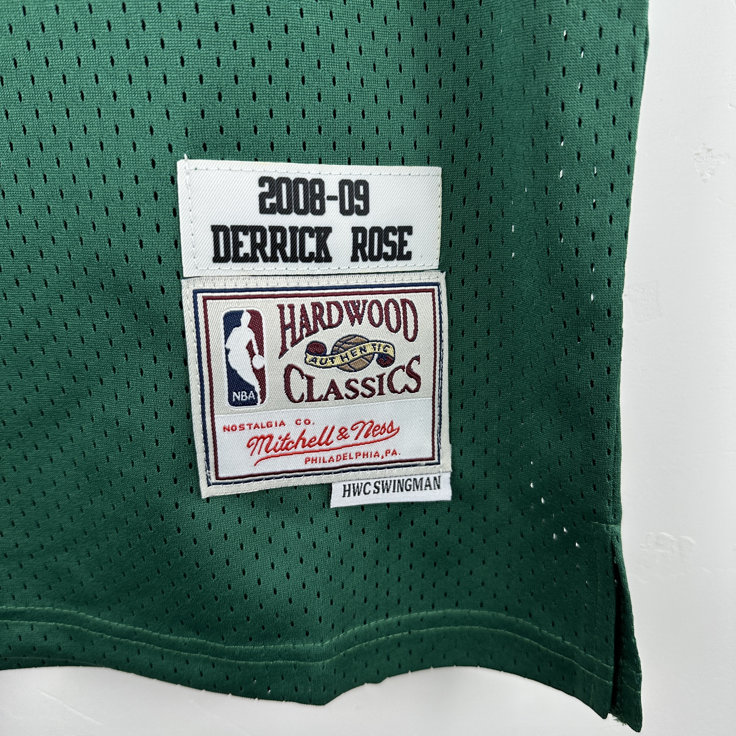 Embroidered MN Retro Jersey Bulls 08/09 Season Green No. 1 Rose
