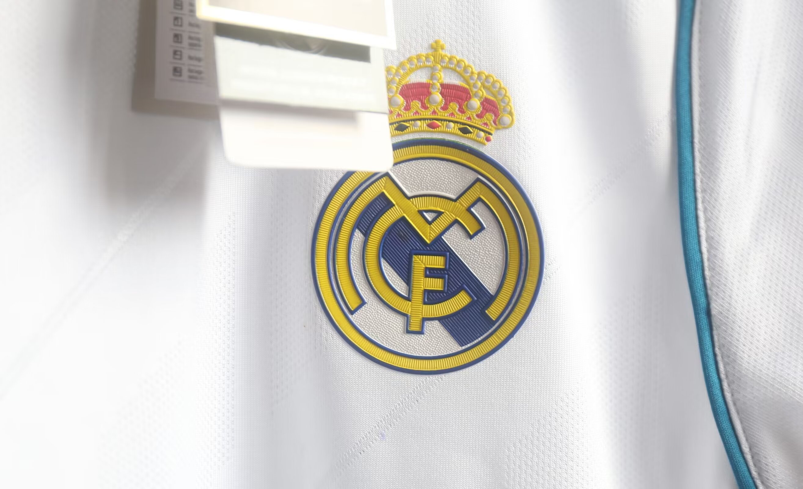 2017/18 Real Madrid Home Retro Fan Edition Long Sleeve 1:1 Thai Quality
