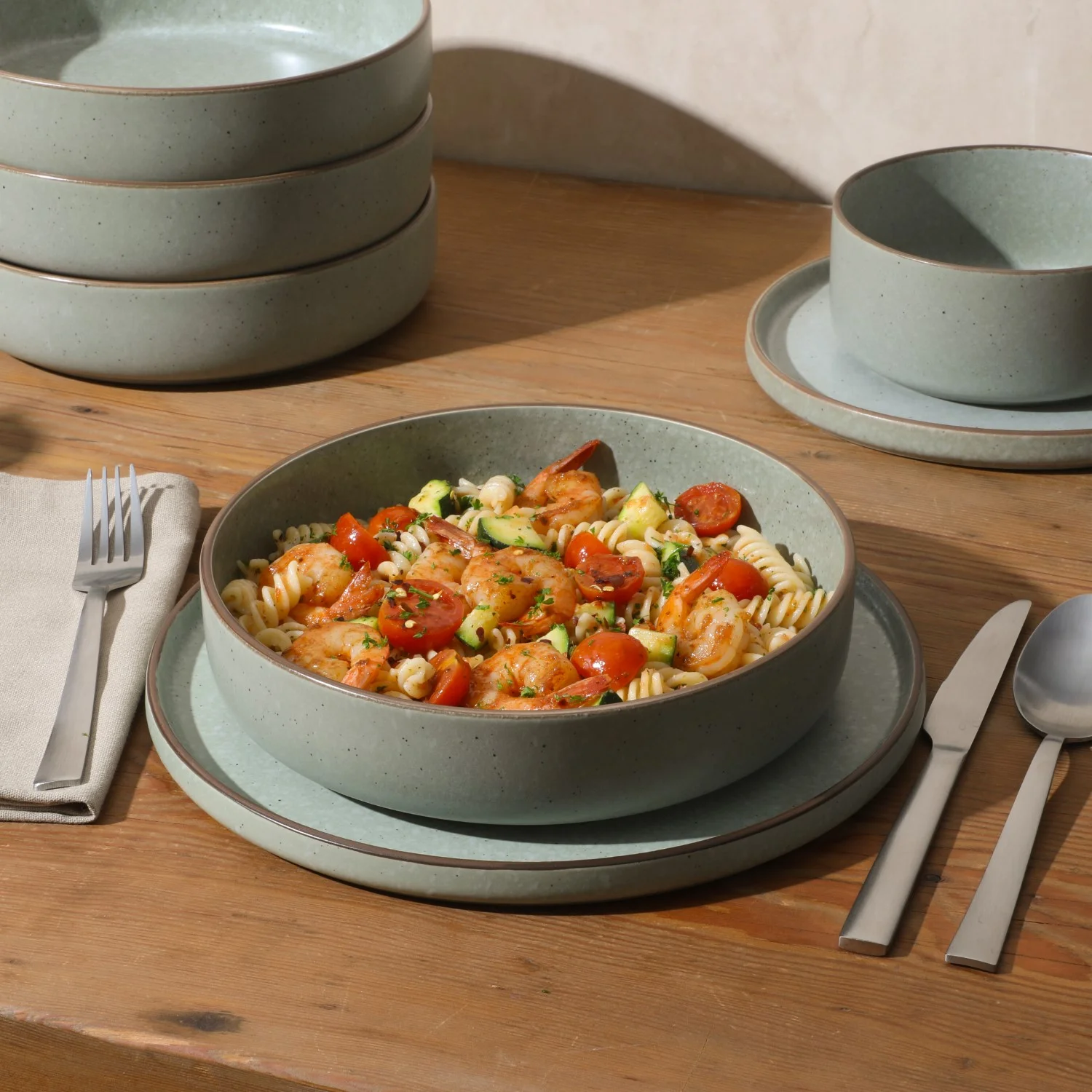Gibson Elite Gelston Stoneware Matte Reactive Glaze 16 Piece (Service for 4) Plates and Bowl Dinnerware Set - Grey