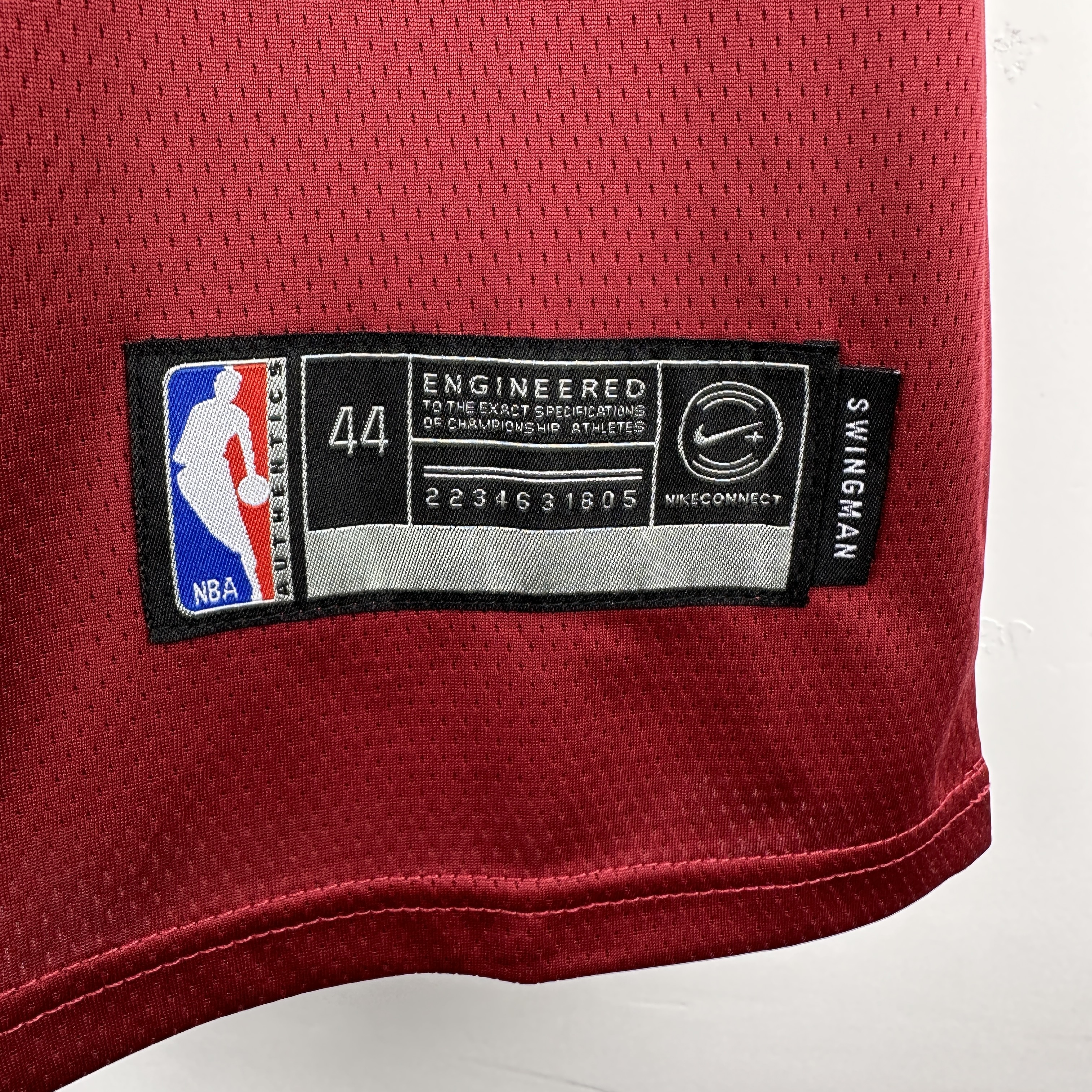 Embroidery Cavaliers Burgundy No. 23 James