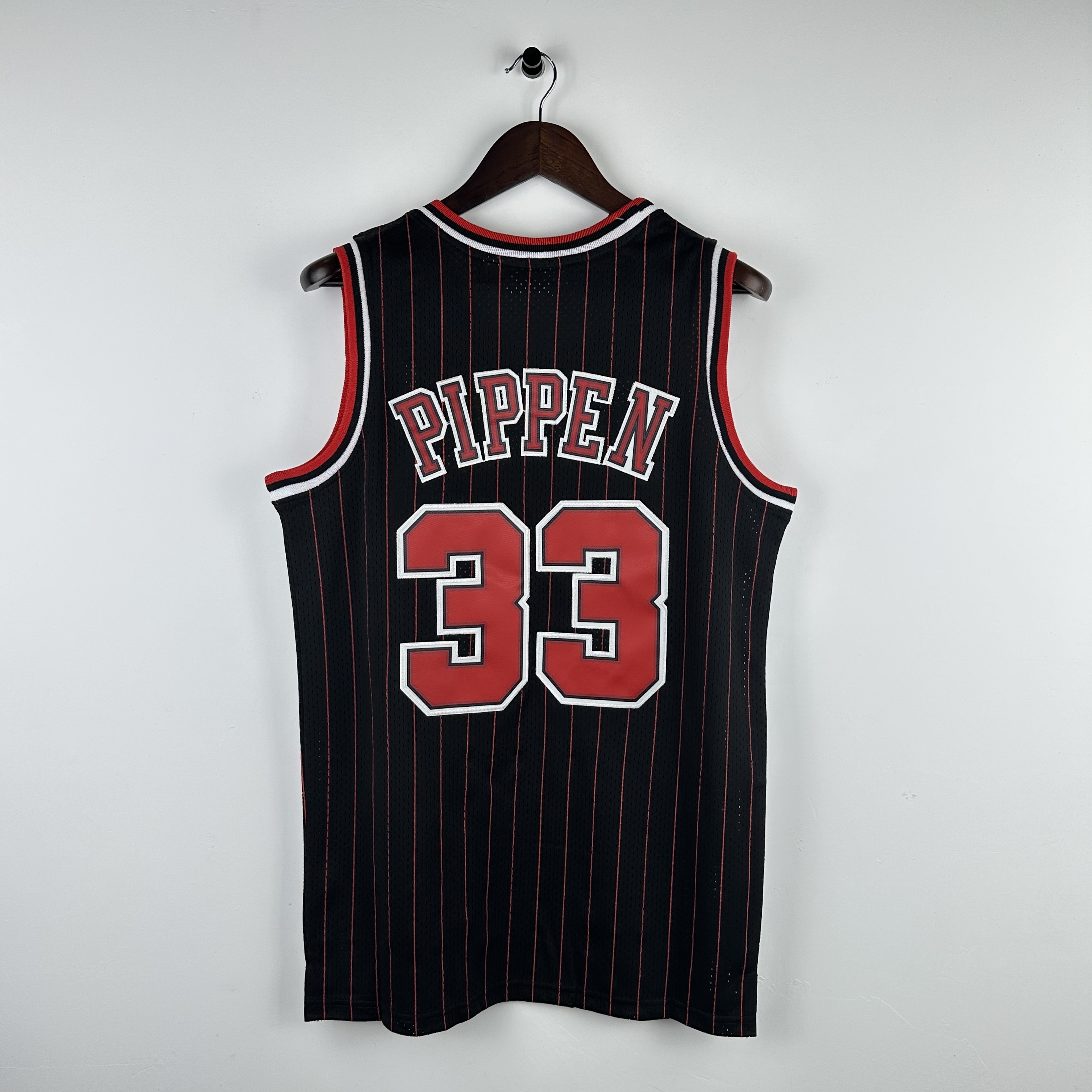 Embroidered MN retro jersey, Bulls 97/98 season, black stripes, No. 33 Pippen