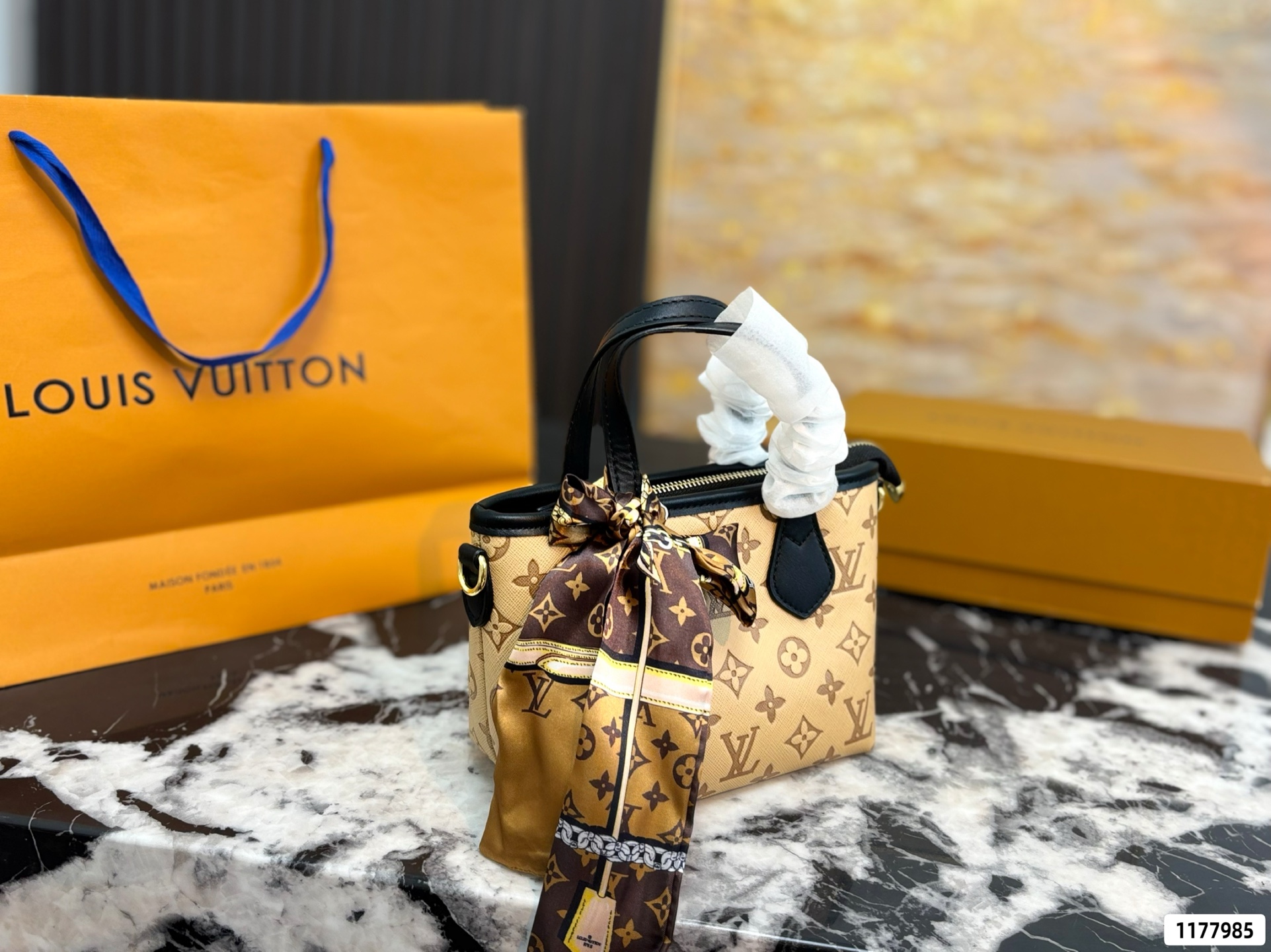 LV Neverfull Bandoulière Inside Out BB Bag